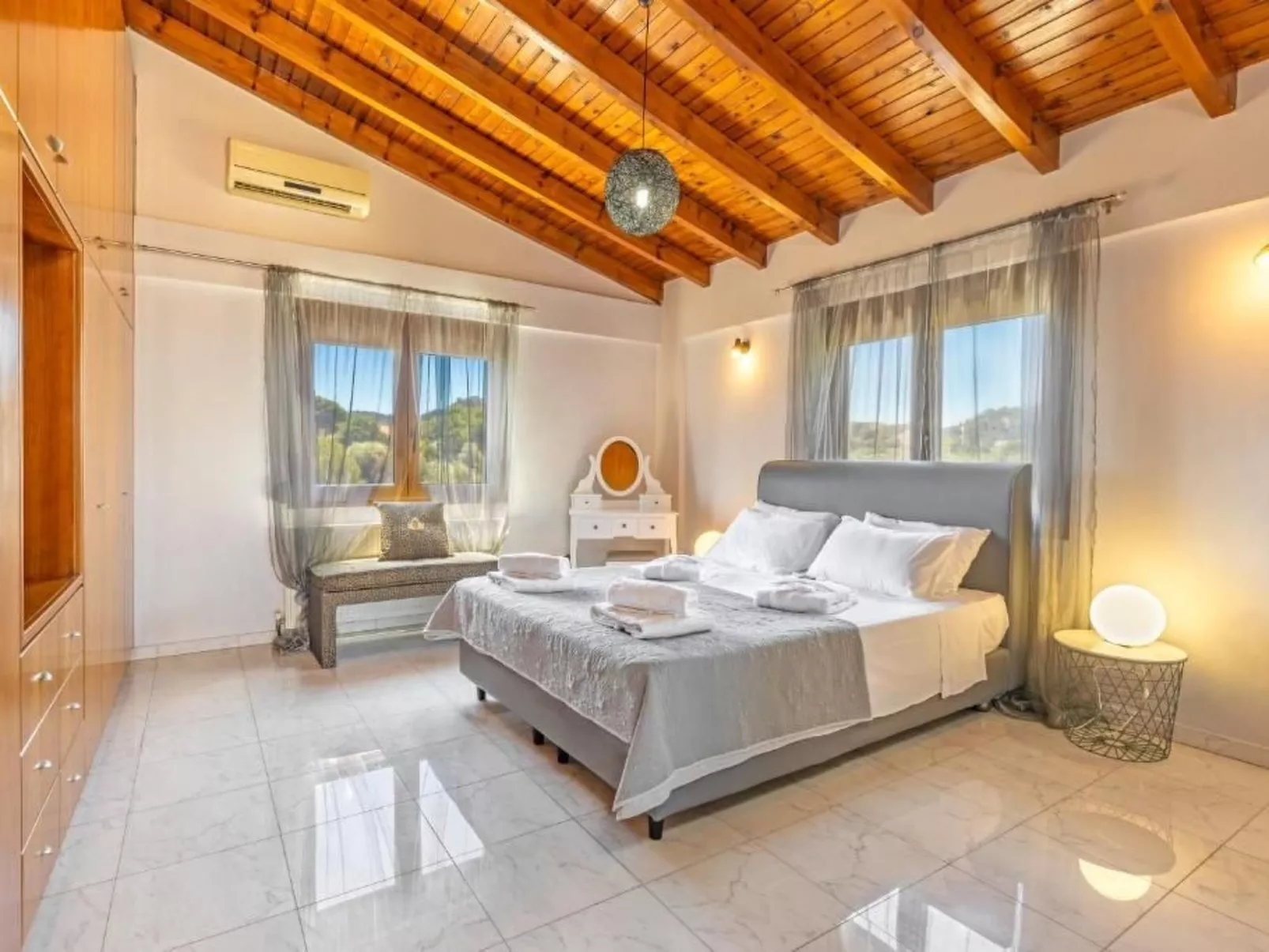 Mit Privatpool für 20 Personen in Ialysos, Dodekanes-Binnen