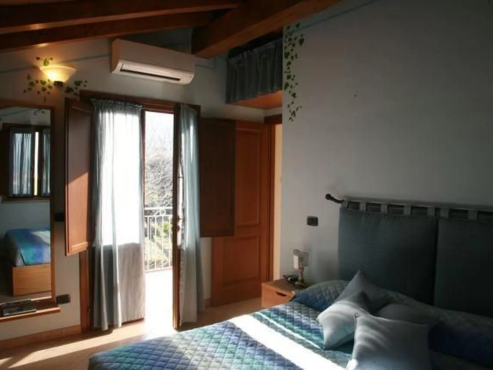 Mit Blick auf das Wasser-Binnen