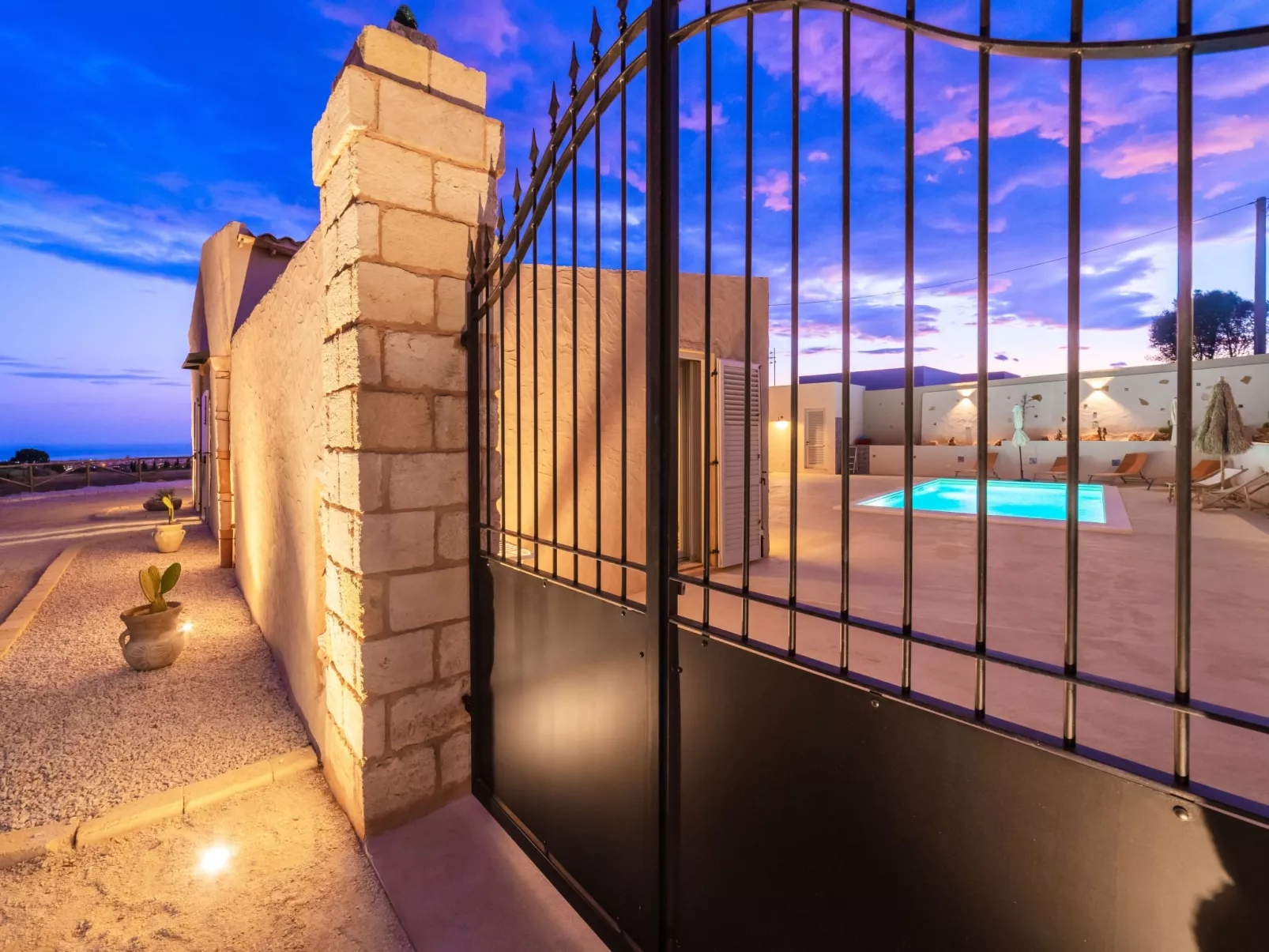 Zwei Einheiten, Luxus, Schwimmbad, Gemüsegarten-Buiten