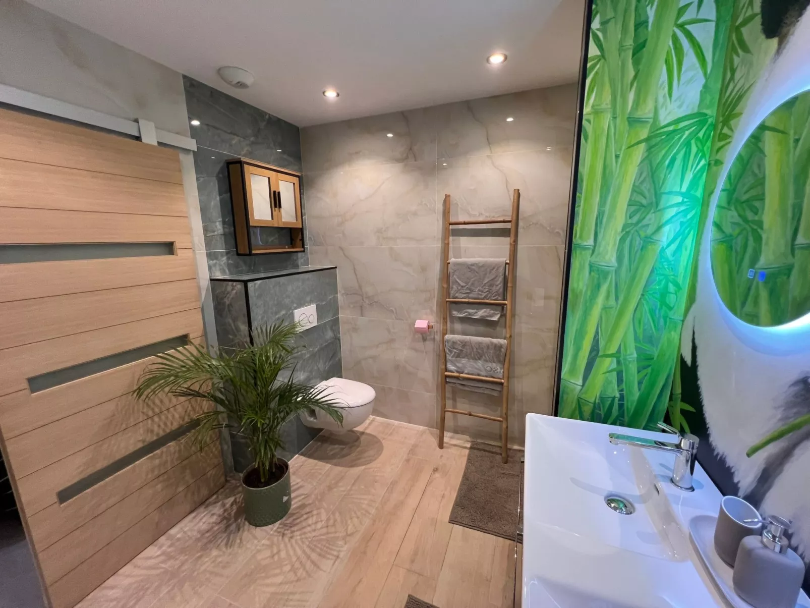 Villa 3 Schlafzimmer beheizter Pool privater Jacuzzi-Image-tags.info