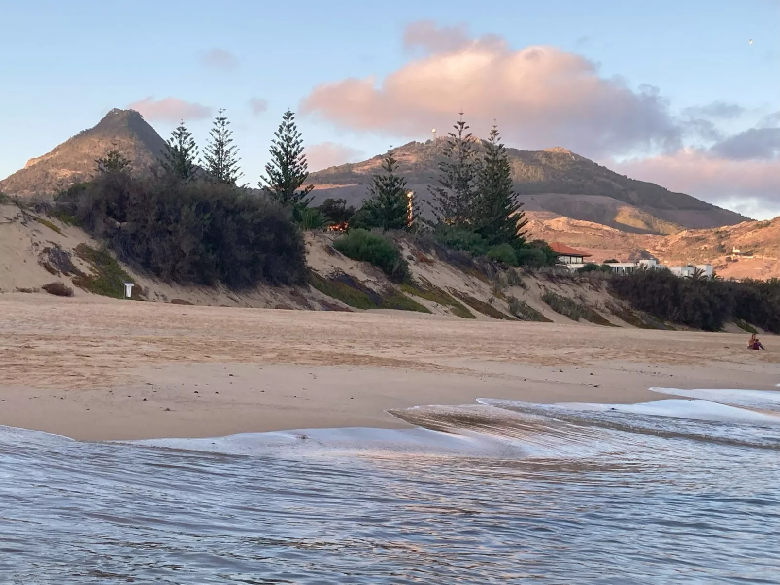 "Ines" mit Terrasse-Buiten