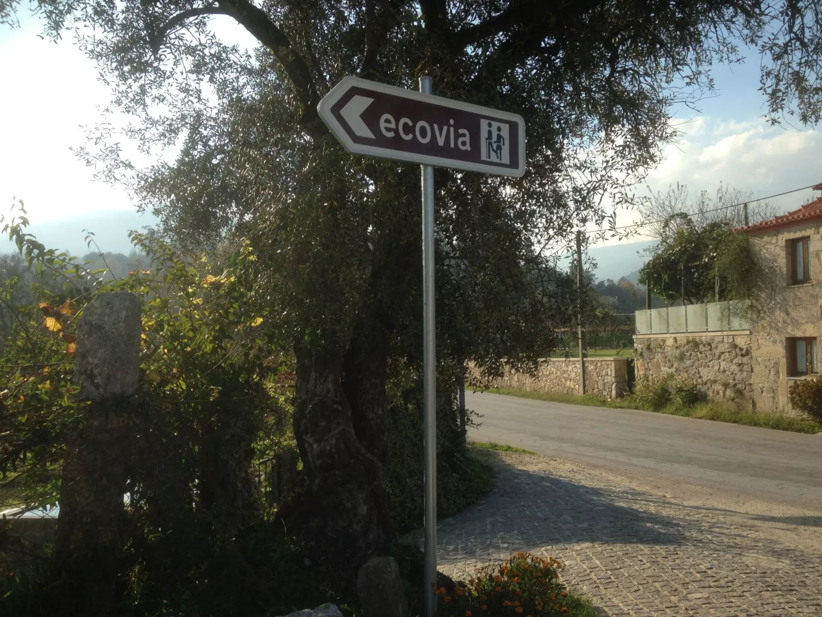 "Großvaters Häuschen" mit Kamin-Buiten