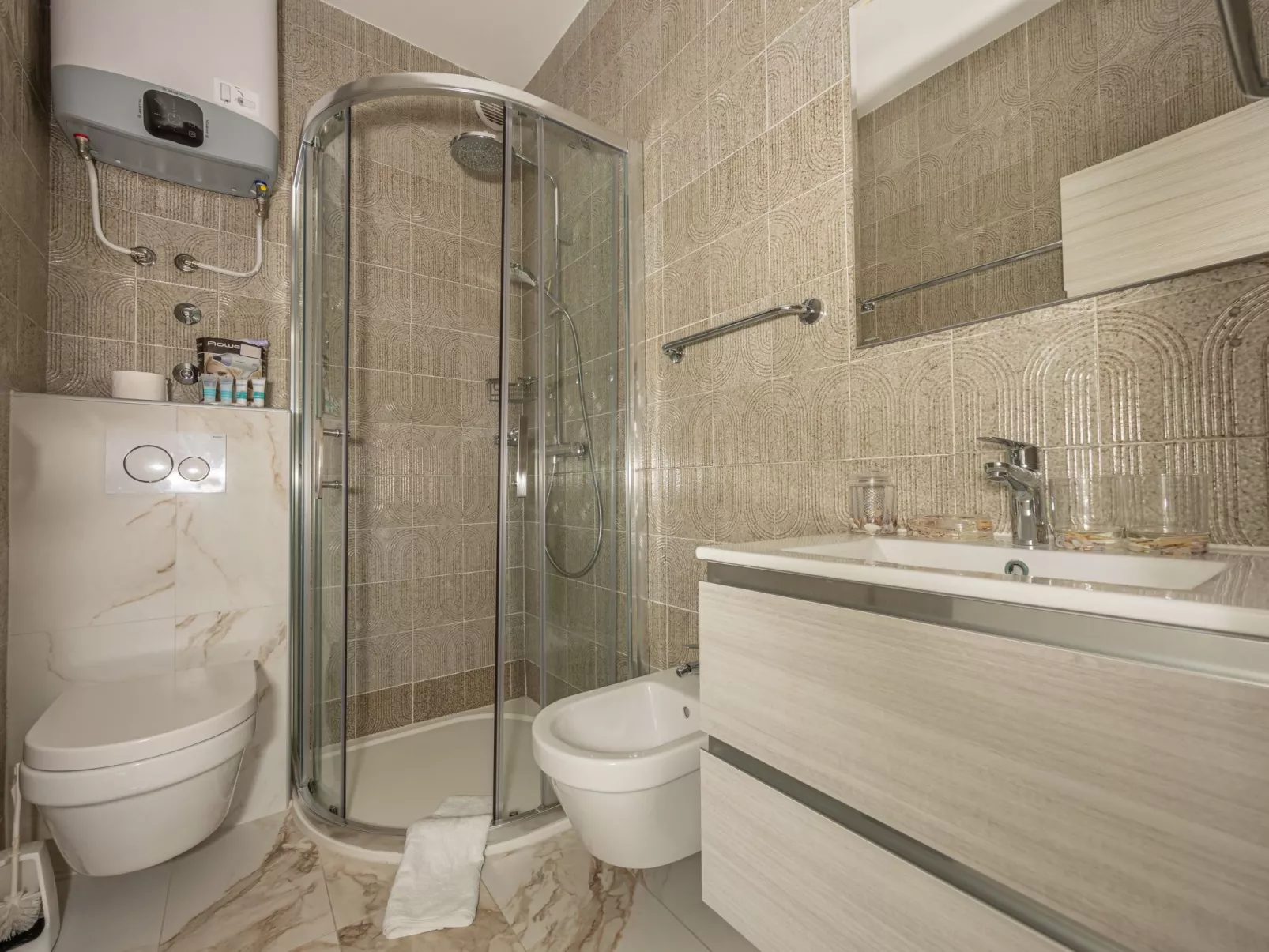 "Luxuswohnung"-Binnen