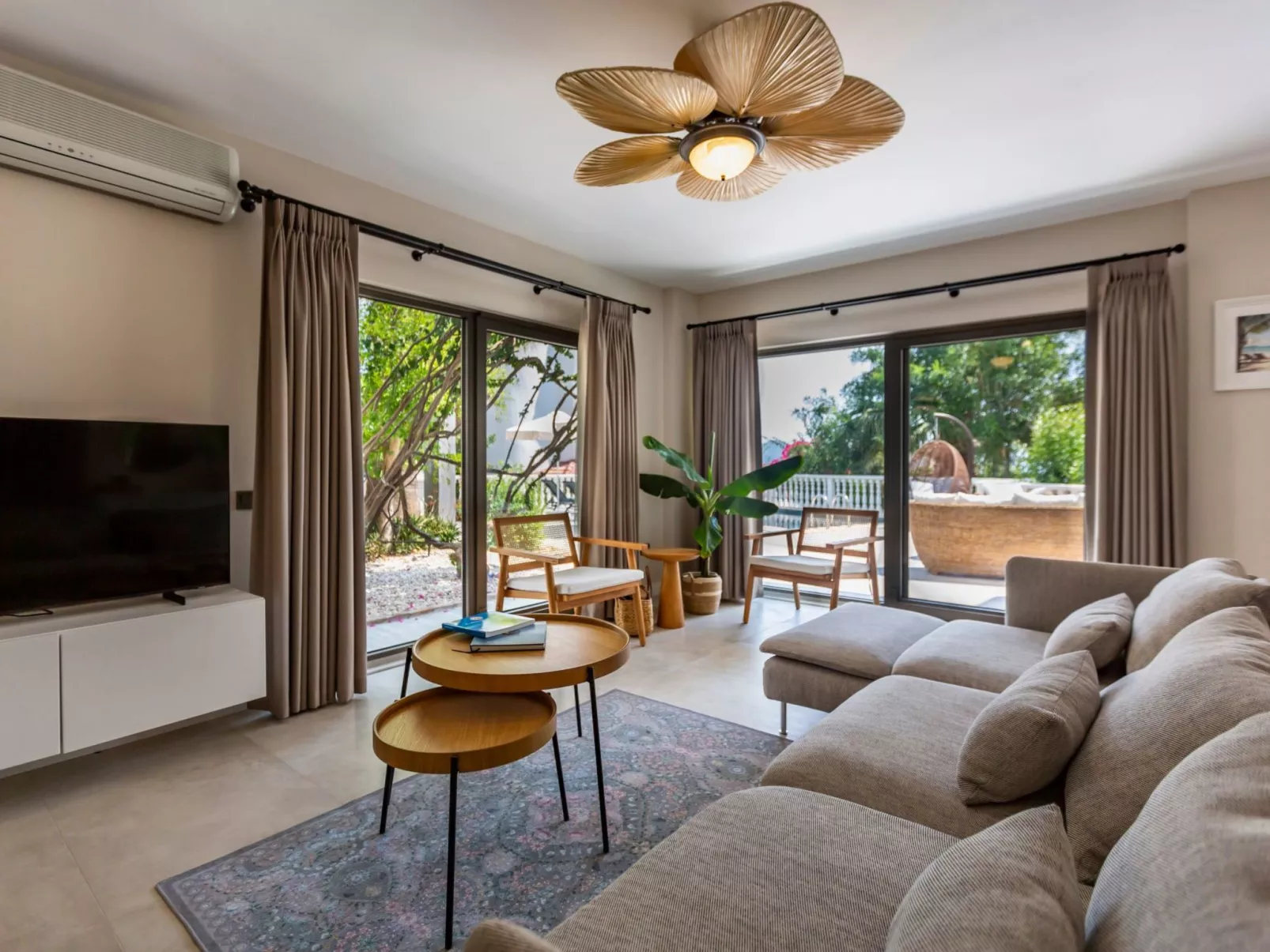 Moderne Villa "Verde Kalkan" mit großem Garte-Binnen