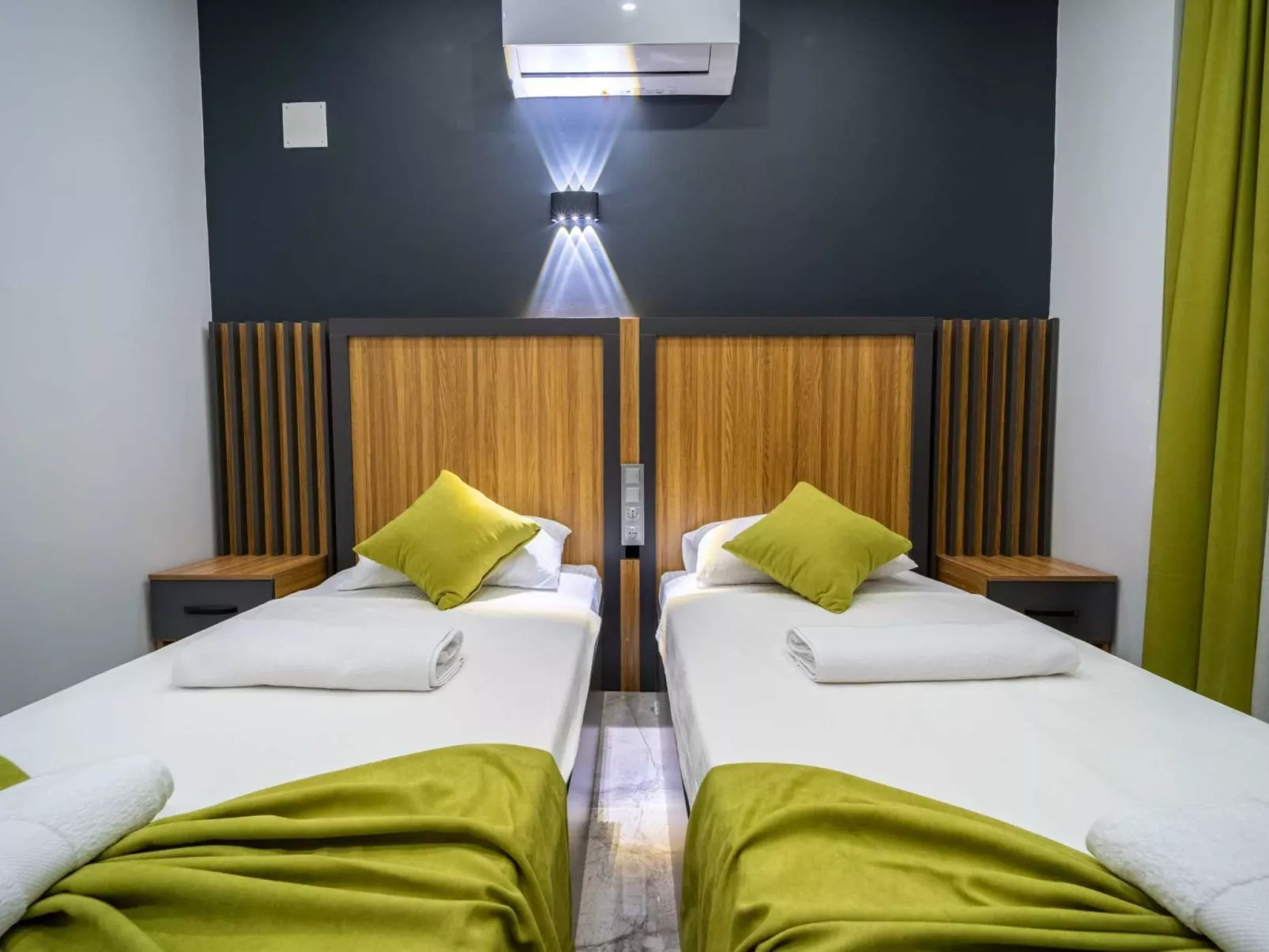 Luxuriöse Villa "Sard 3" mit Jacuzzi-Binnen