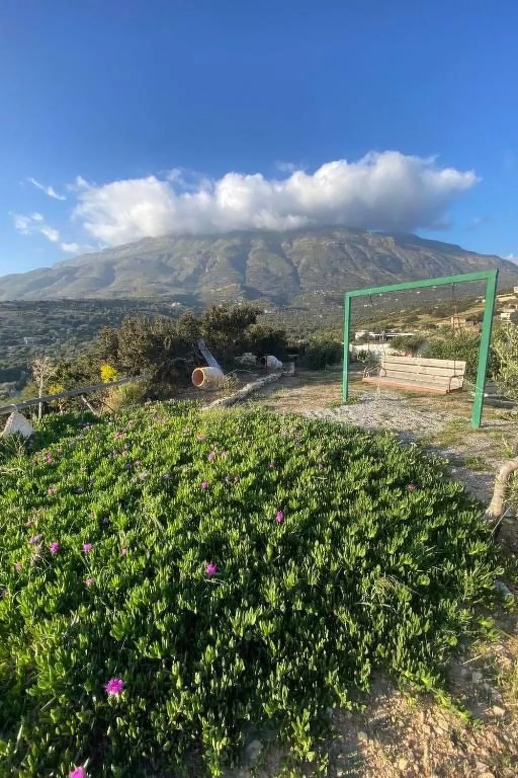 George Meerblick Triopetra-Buiten