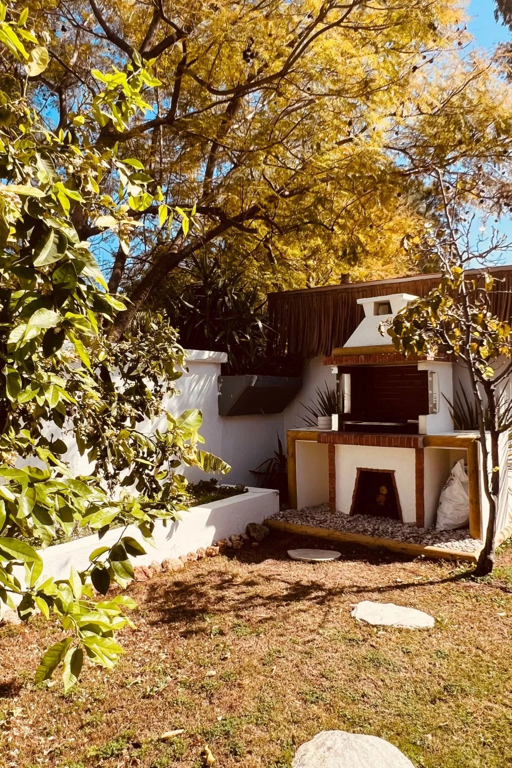 "Naya" mit eigenem Pool-Buiten