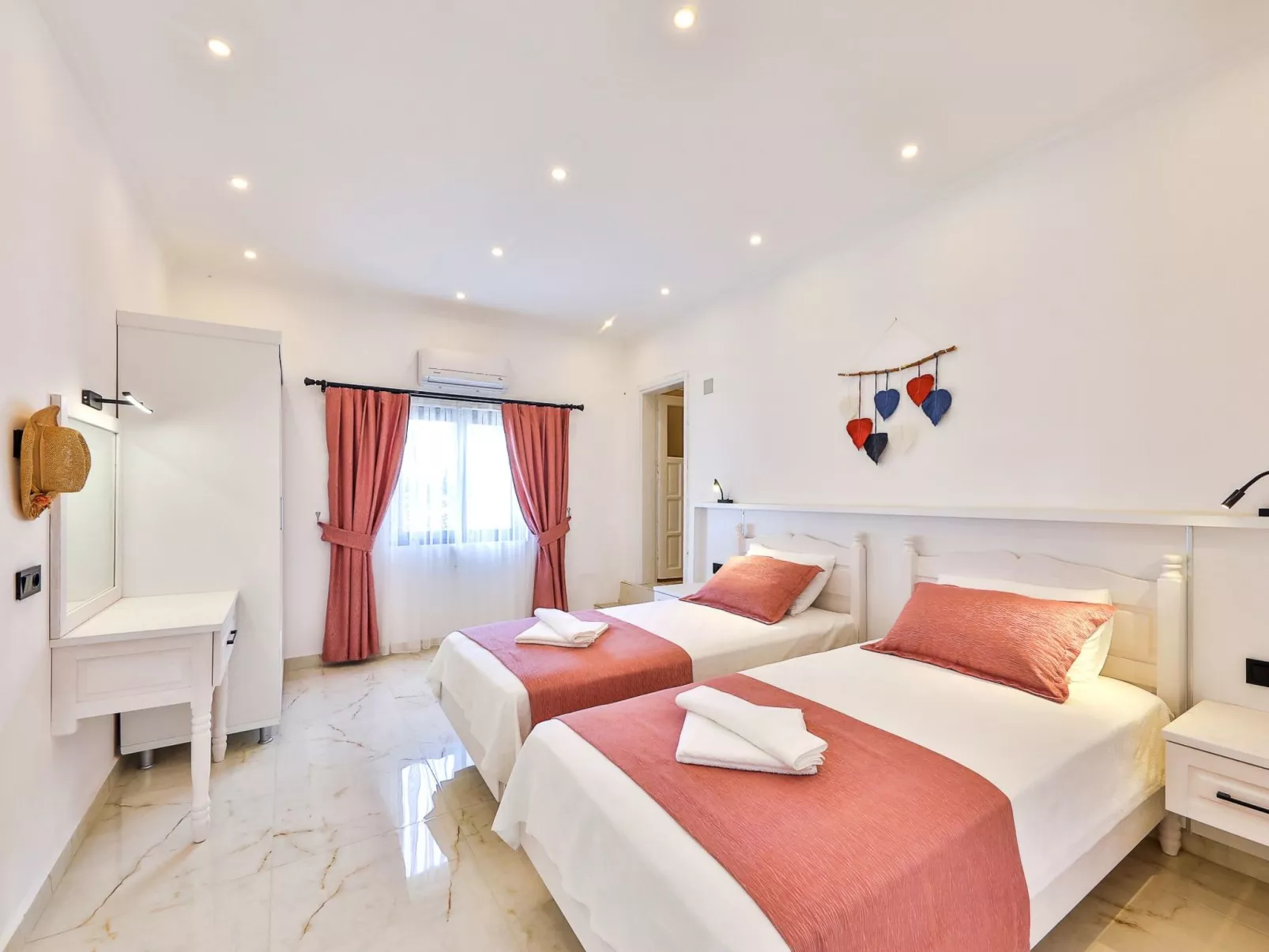 Villa Summery-Image-tags.info