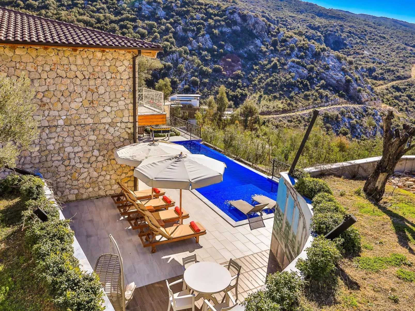 Steinhausvilla in der Natur-Binnen