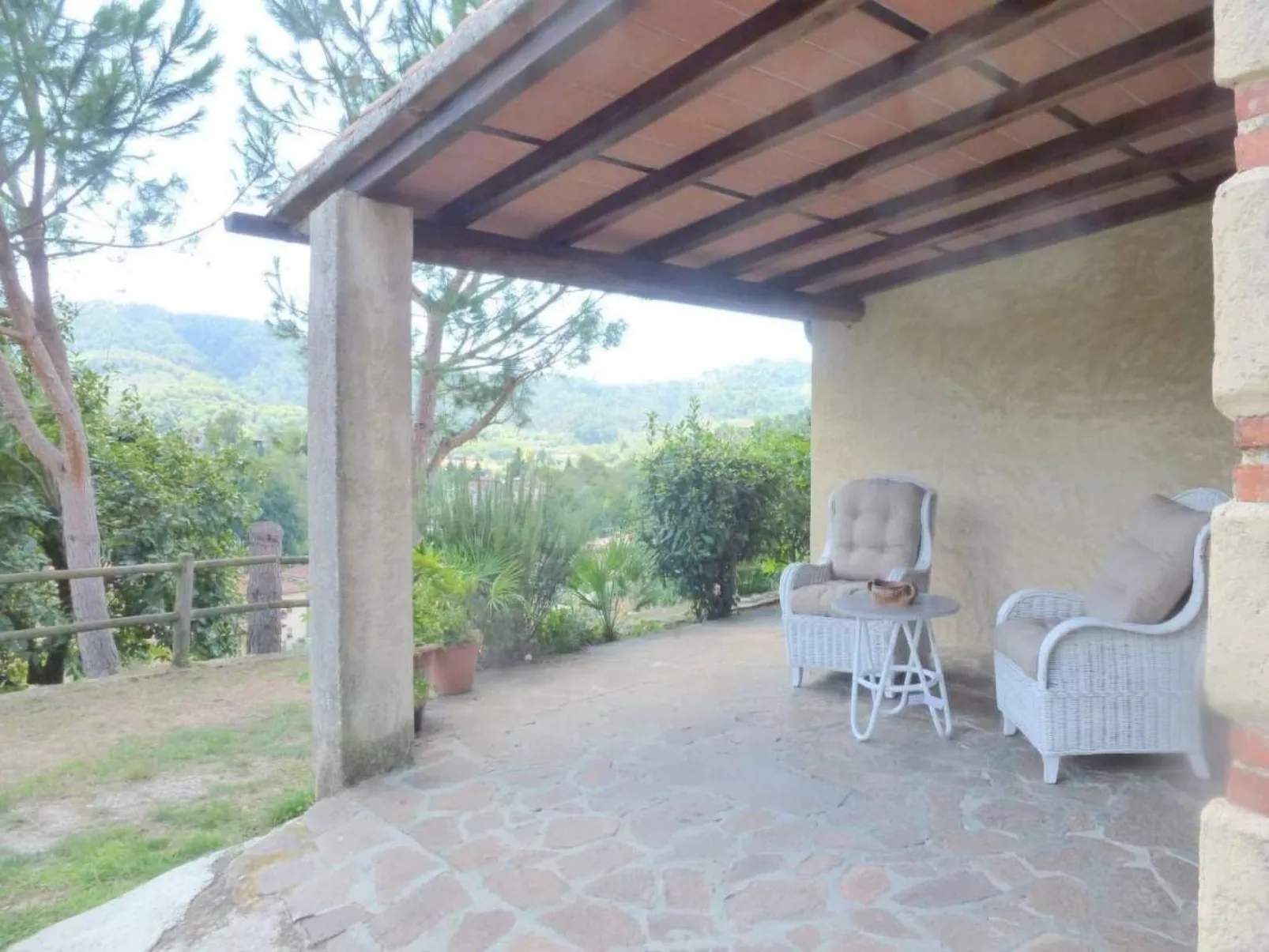 Mit privatem Pool-Buiten