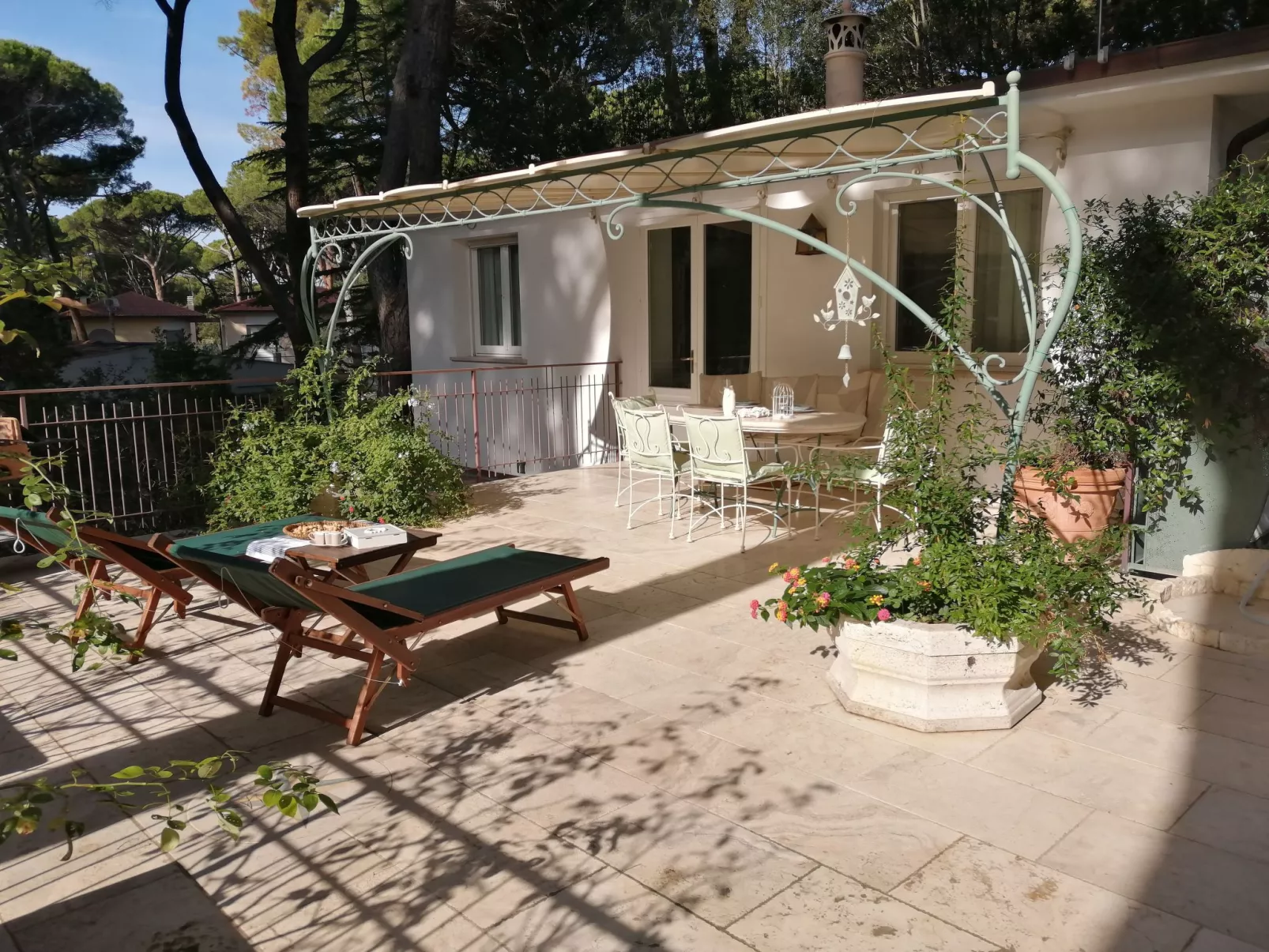 Kenza von Holiday World-Image-tags.info