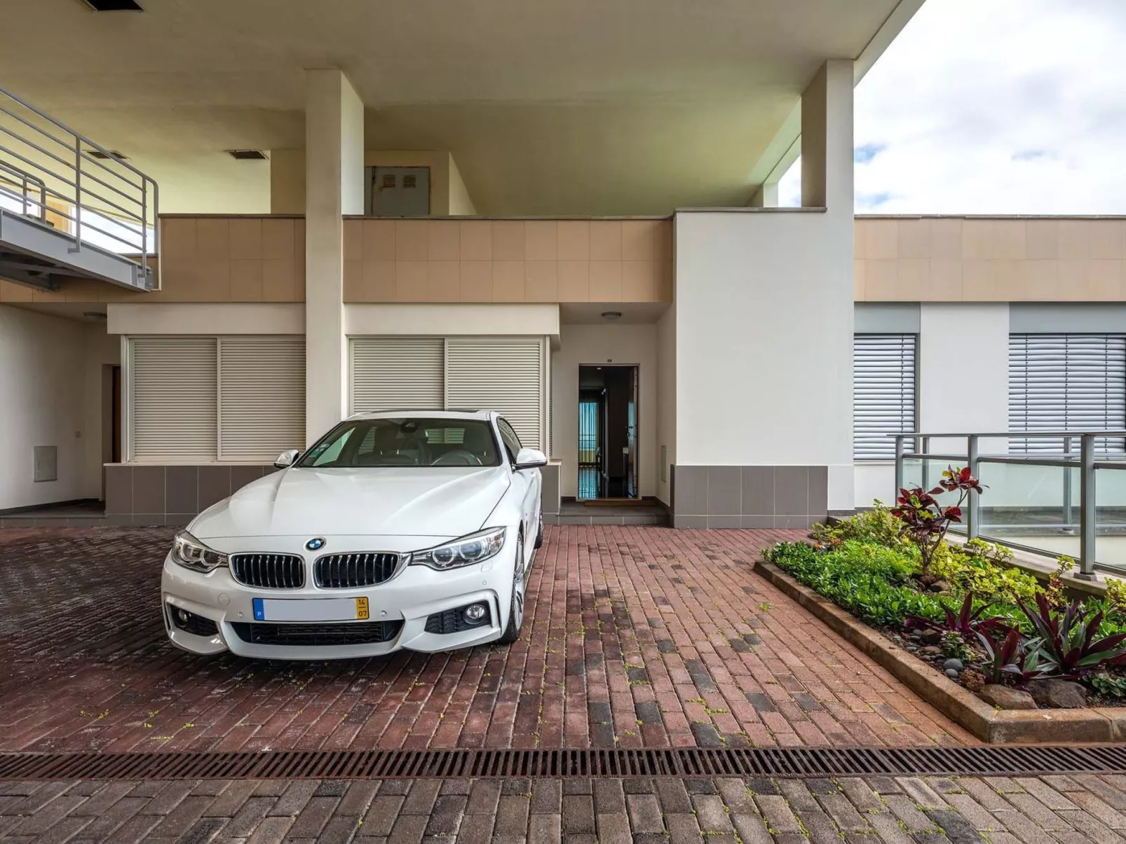 Modernes Terrassenapartment am Meer-Buiten