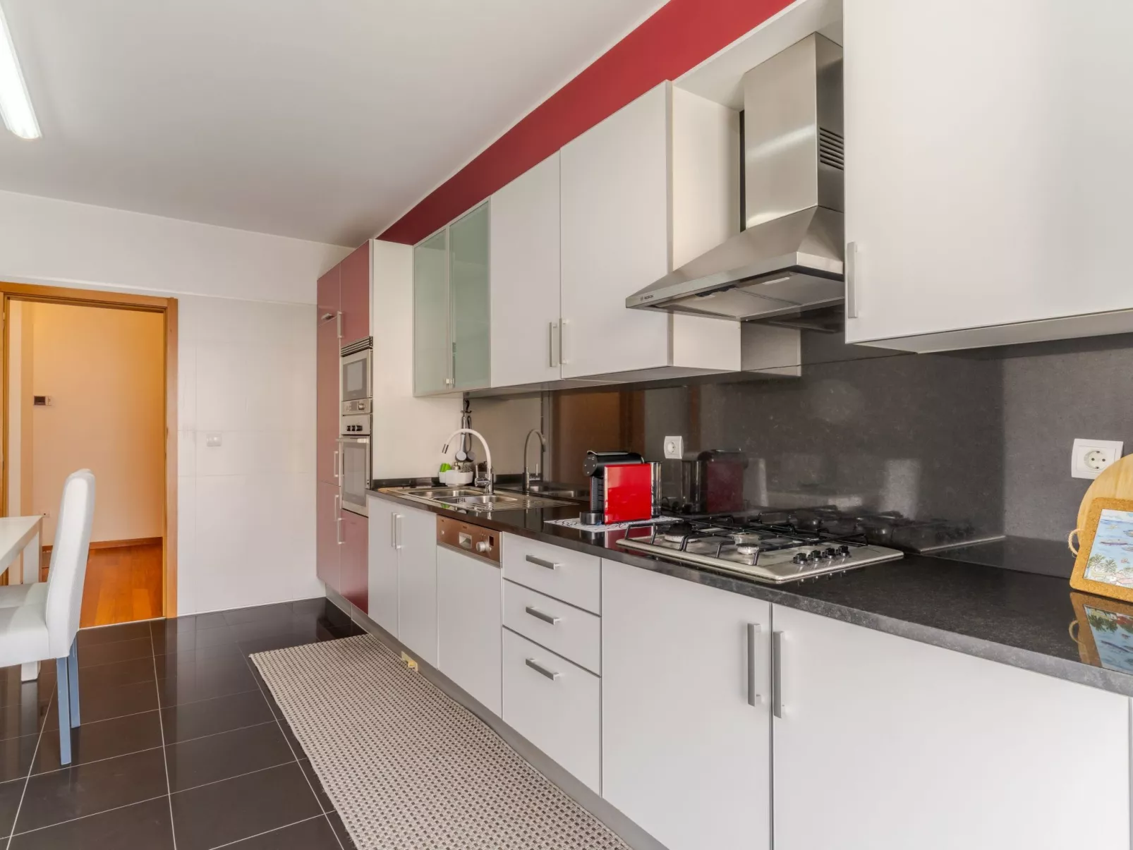 Mit gemeinschaftlichem Pool-Binnen