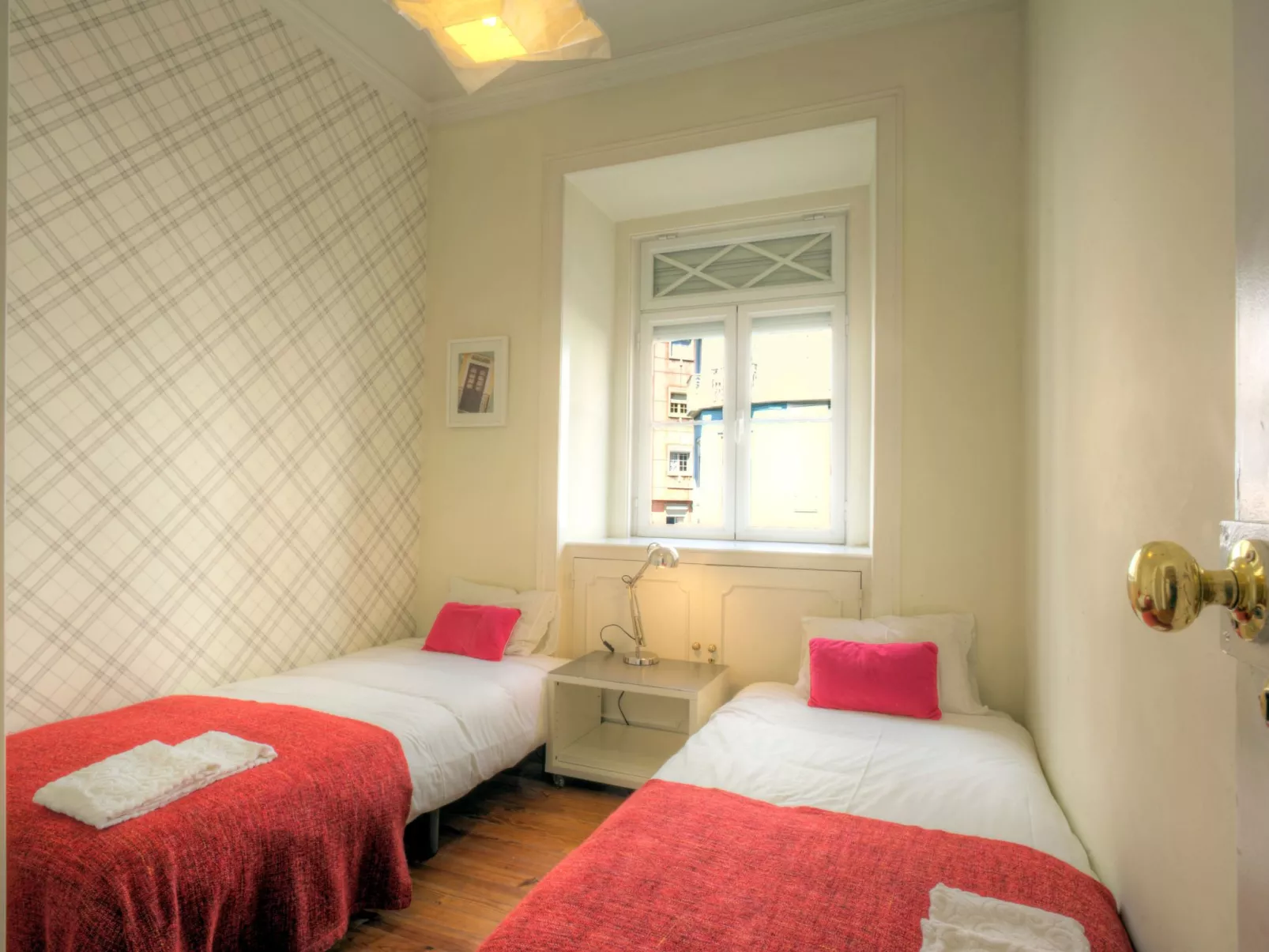 Studio für 19 Personen und 1 Kind in Lissabon-Image-tags.info