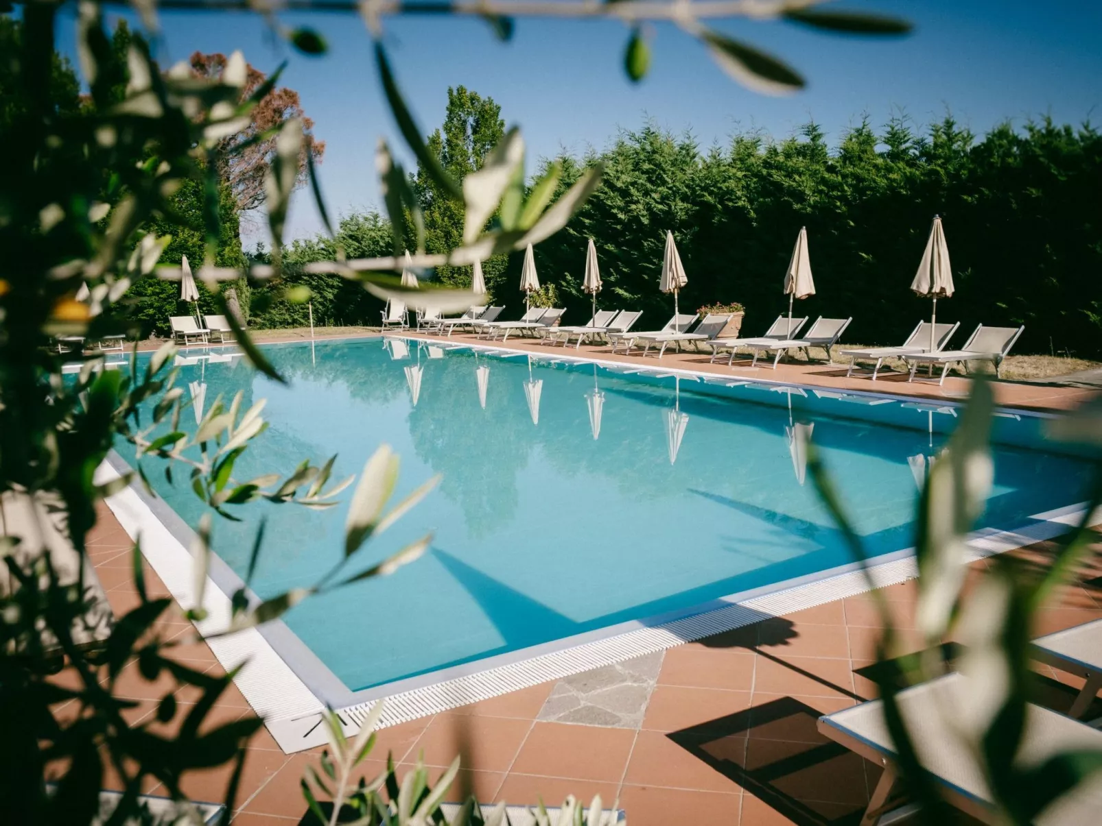 Unterkunft in einer Residenz mit Restaurant und Schwimmbad-Image-tags.info