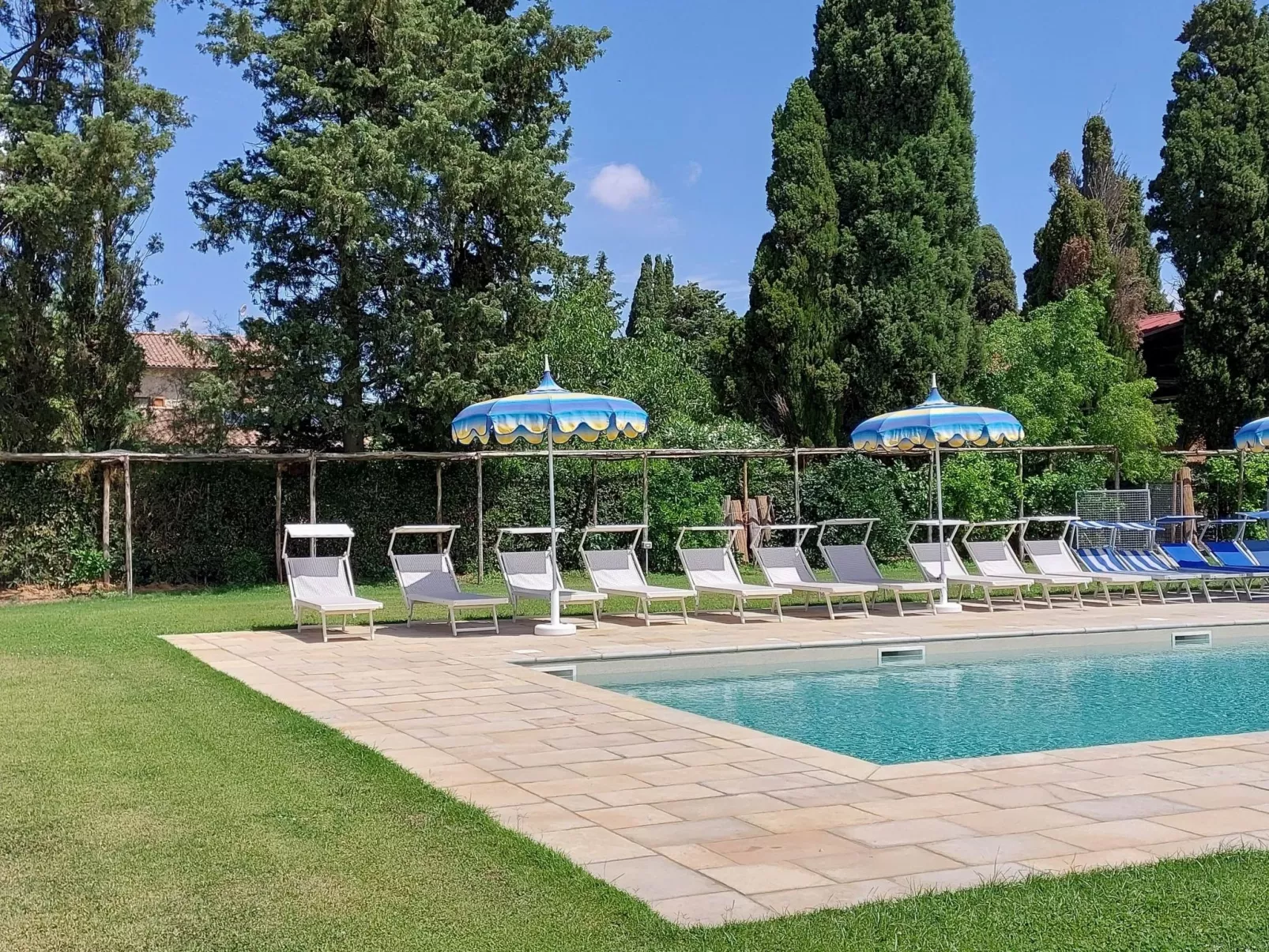 Melo Noce' Wohnung mit Gemeinschaftspool-Buiten