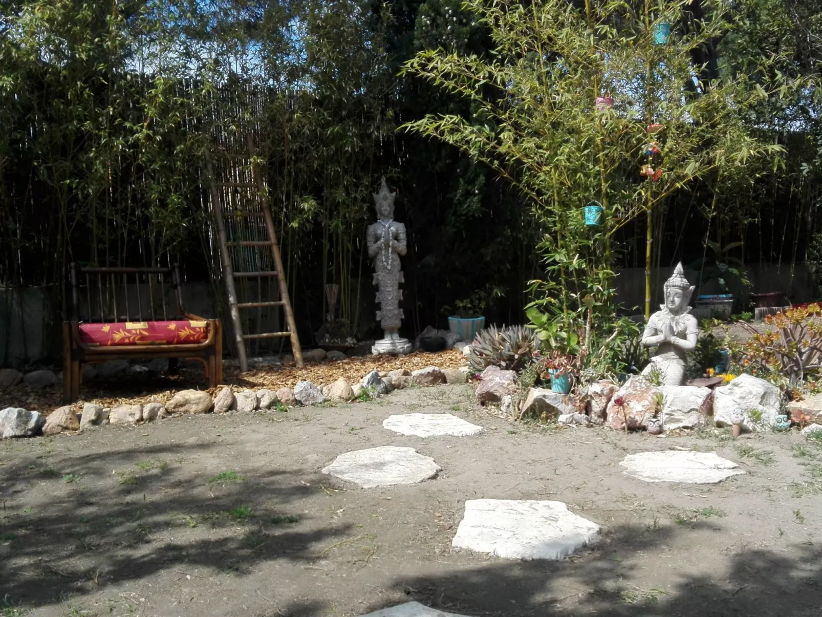 In Méditerranée mit Grill, Garten und Terrasse-Buiten