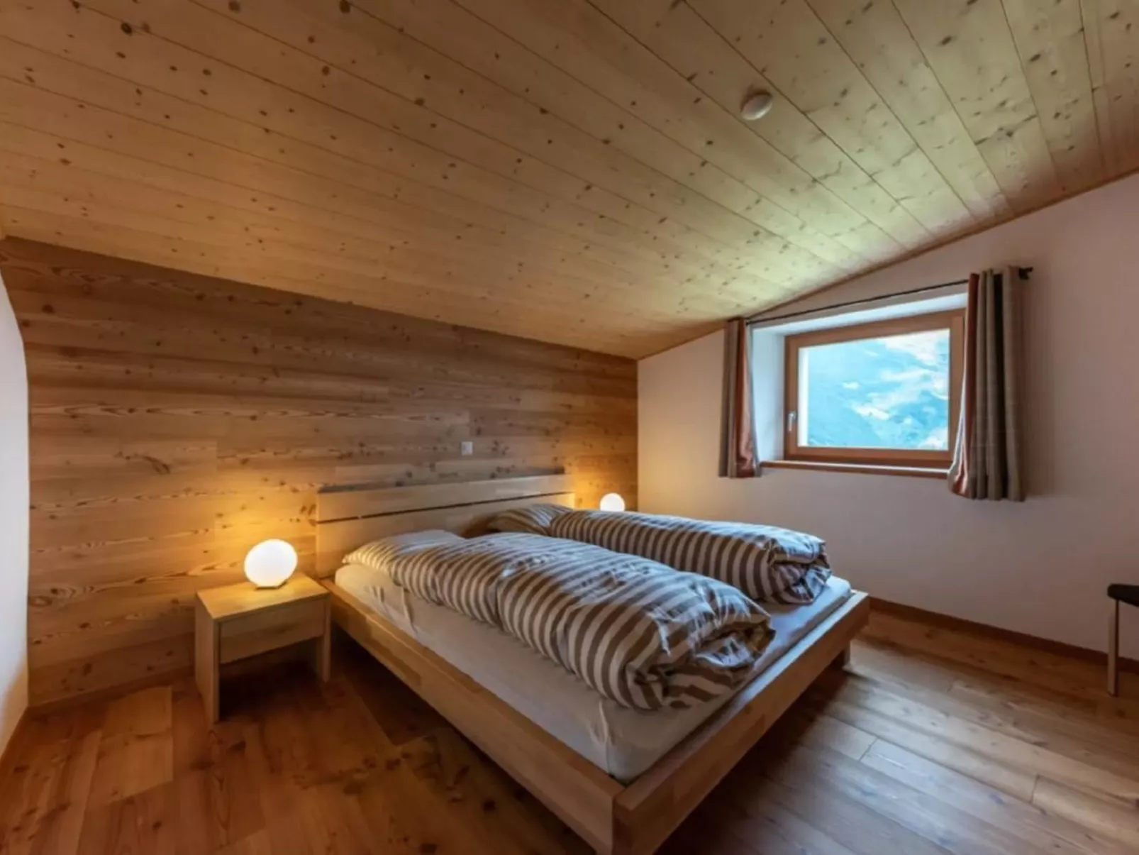 Monte Campell Dasura-Binnen