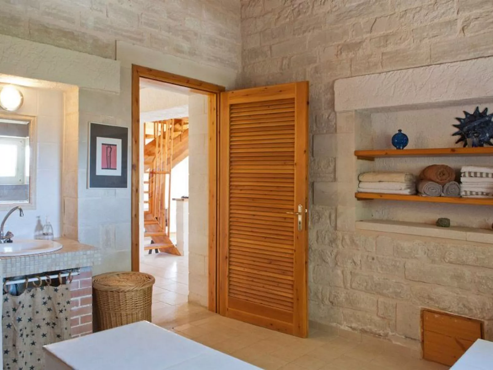 Villa aus Stein mit privatem Pool und BBQ-Bereich-Image-tags.info