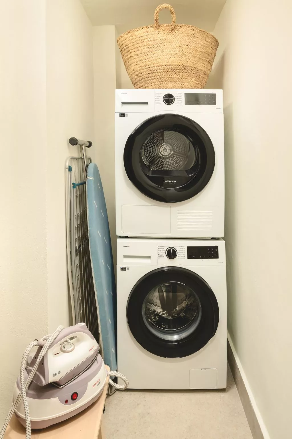 Luxuriöses Anwesen mit Meerblick und beheiztem Infinity-Pool-Binnen