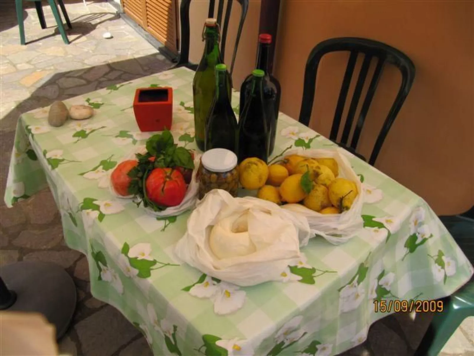 Rosa' Wohnung mit privatem Garten-Buiten