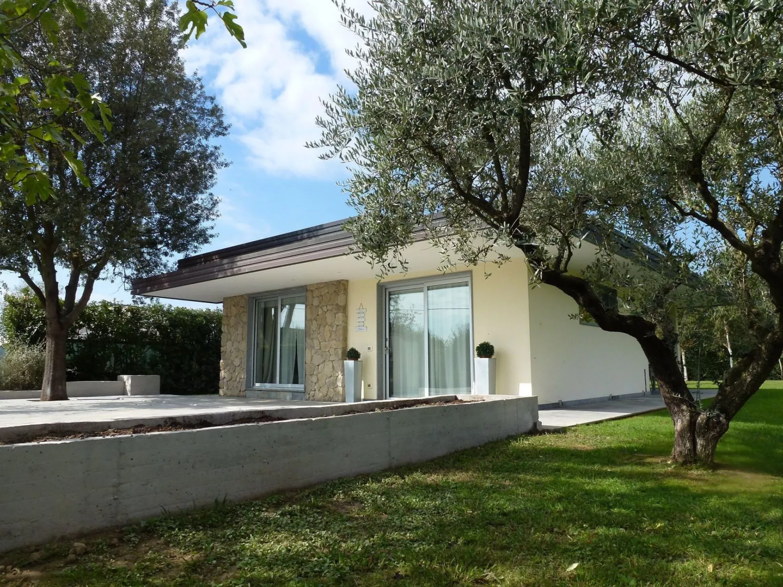 Mit Garten, Grill und Terrasse-Buiten