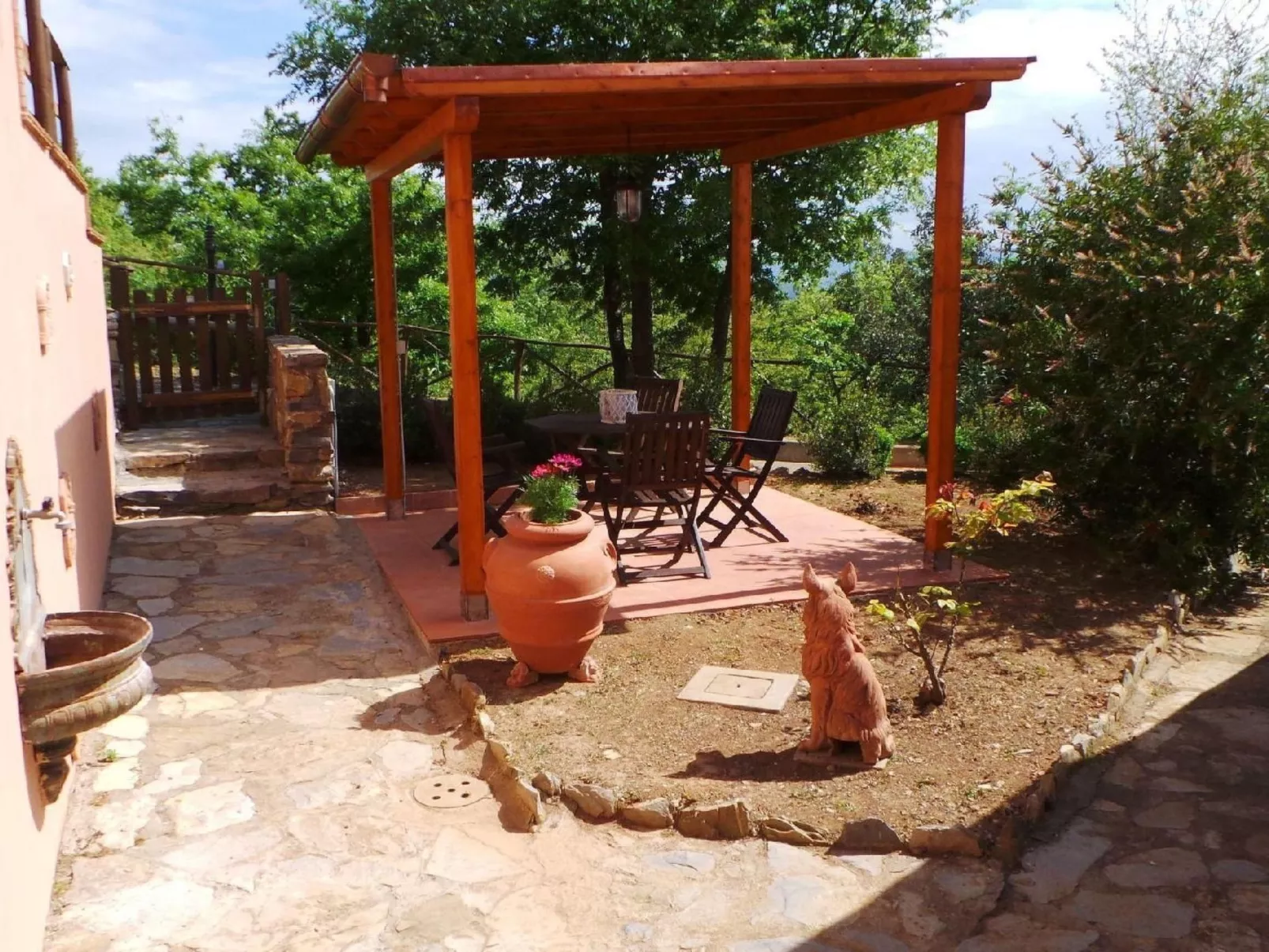 Komfortable und entspannende Wohnung-Buiten