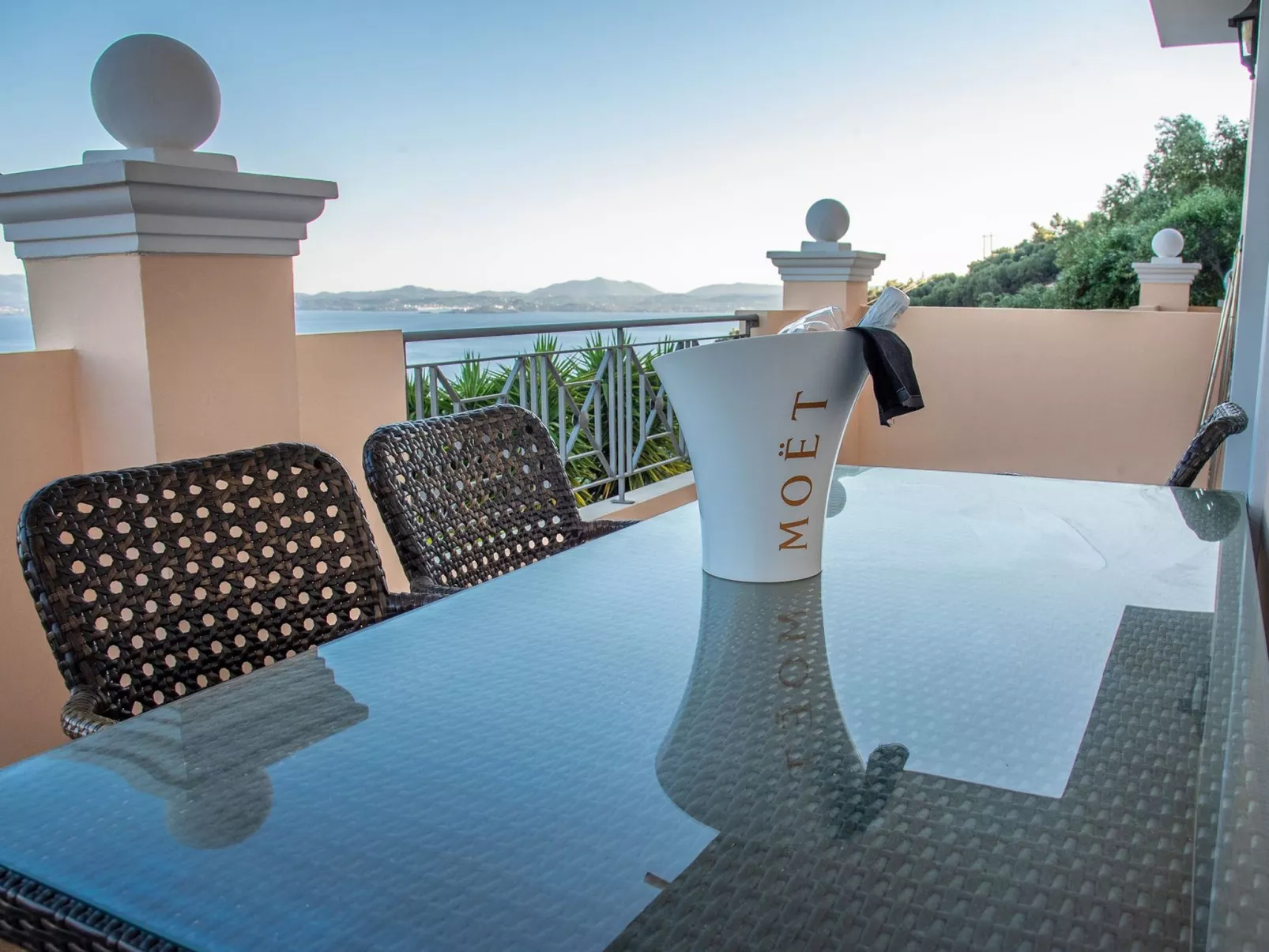 Villa Sotiris mit Pool und herrlichem Meerblick-Binnen