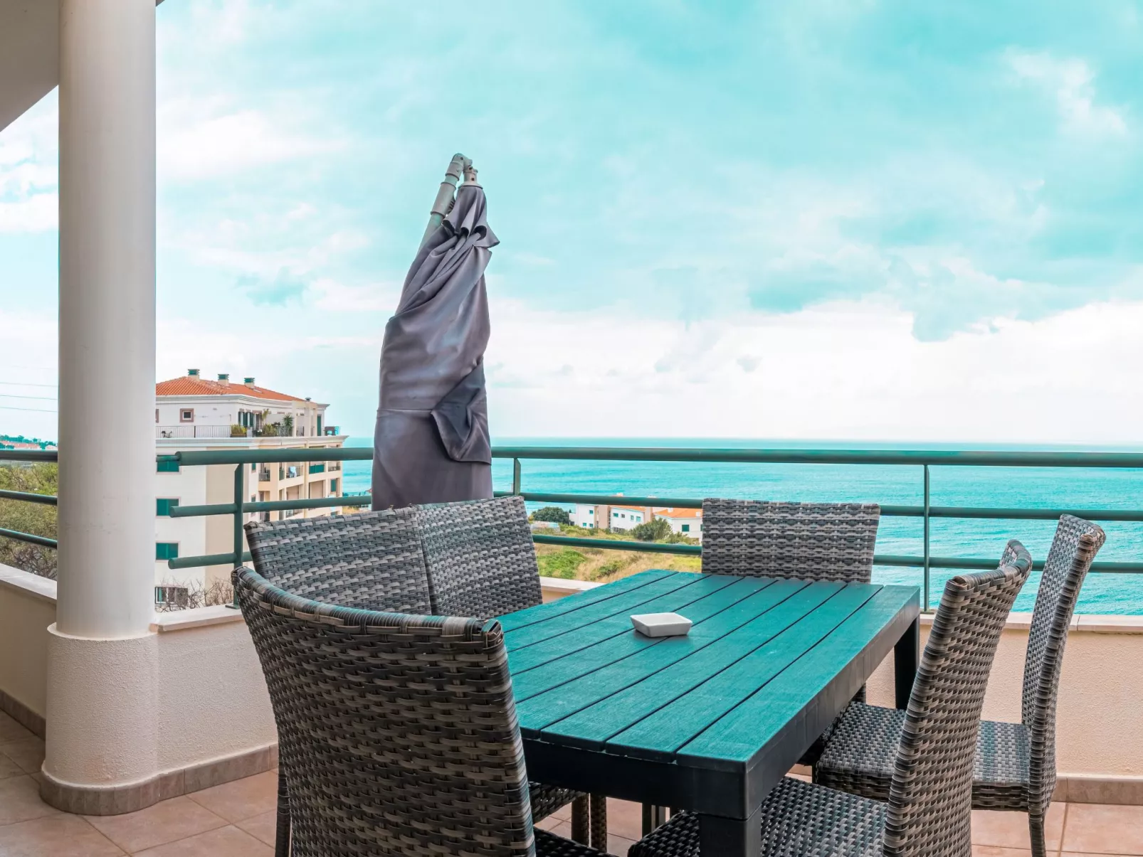 Appartement mit Meerblick-Buiten