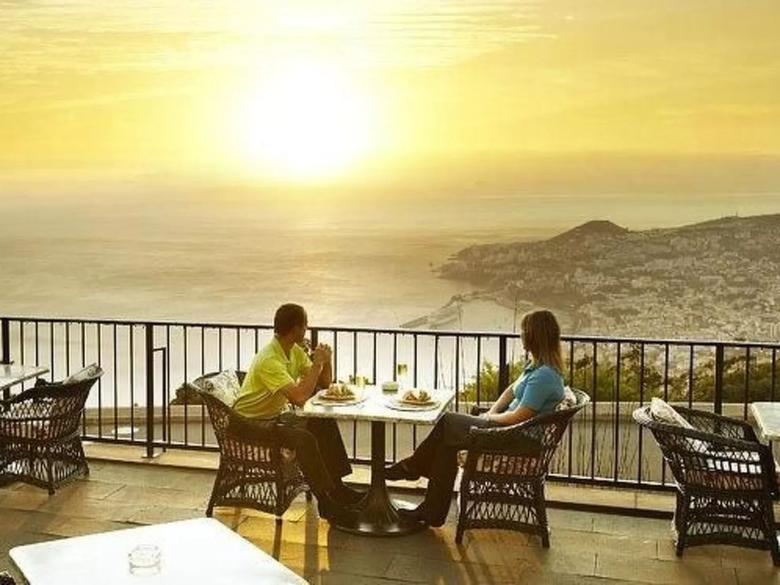 Elegante Ferienwohnung mit Gemeinschaftspool und Wellnessbereich-Buiten