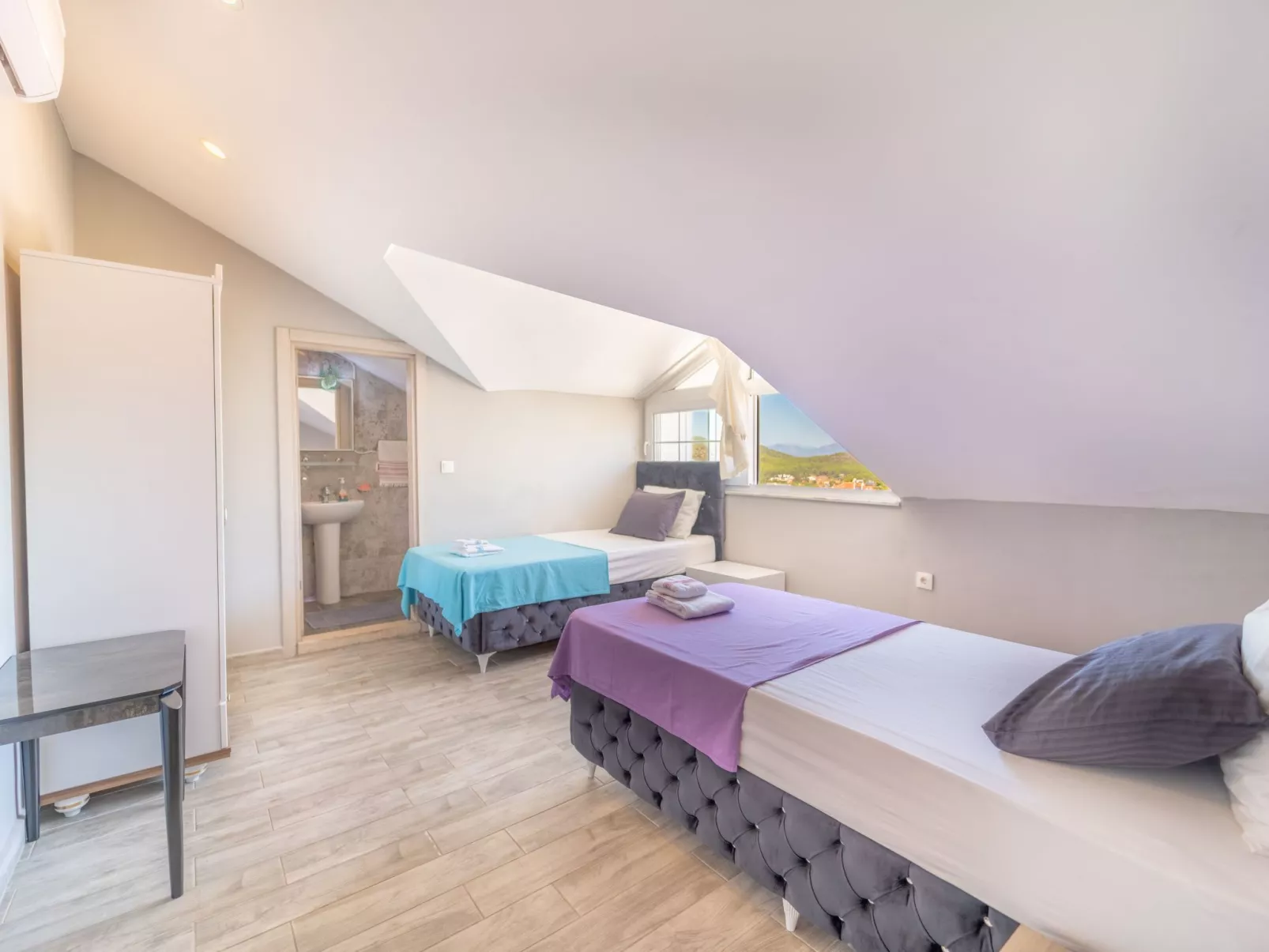 Sea View Loft-Binnen