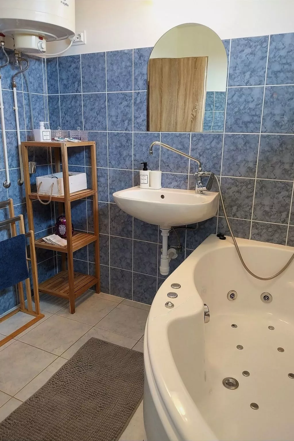 Schönes Ferienhaus für 4 in Balatonkeresztúr-Binnen