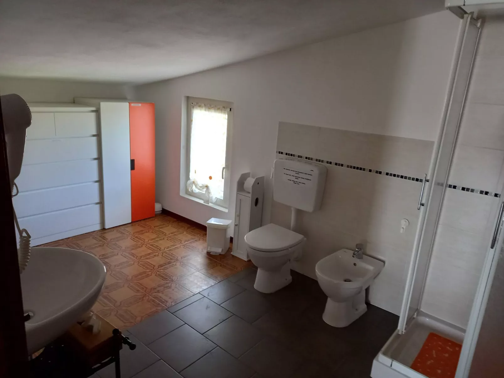 Ferienzimmer in Tolasudolsa Zimmer Frühstück-Binnen