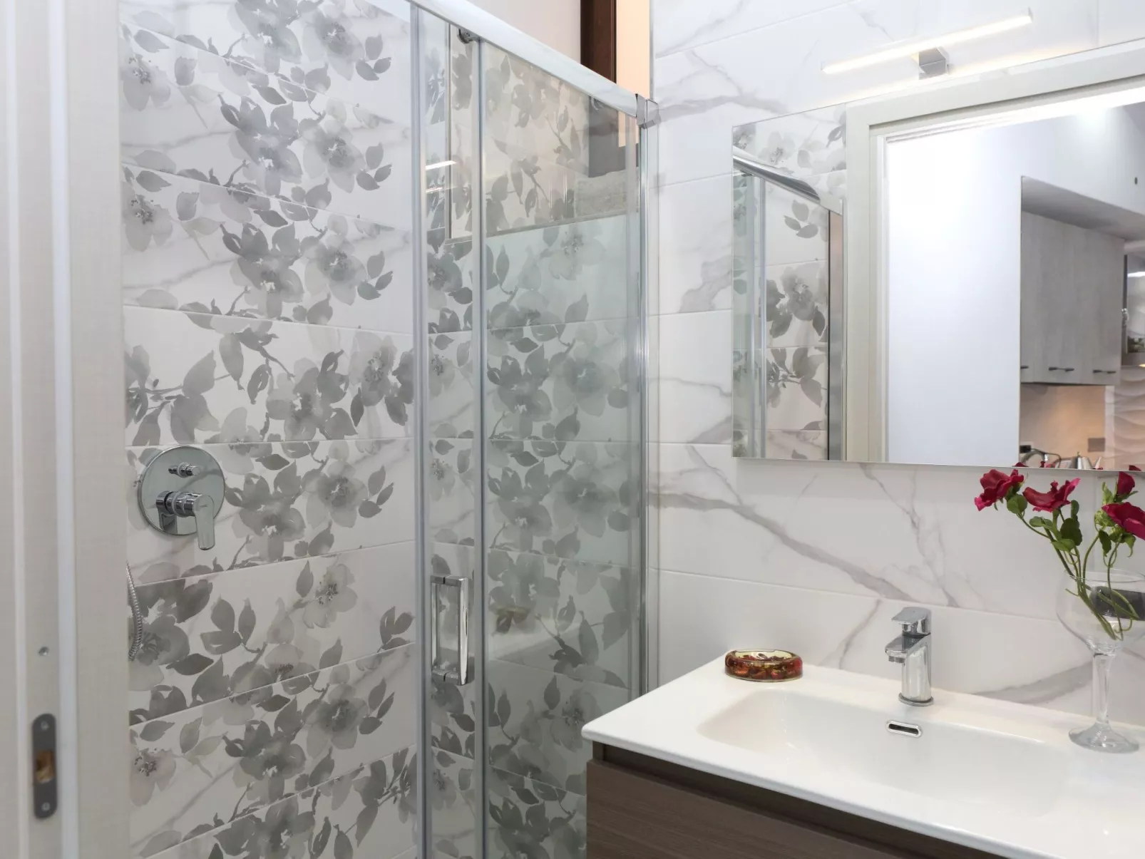 La Rosa del Deserto B-Binnen