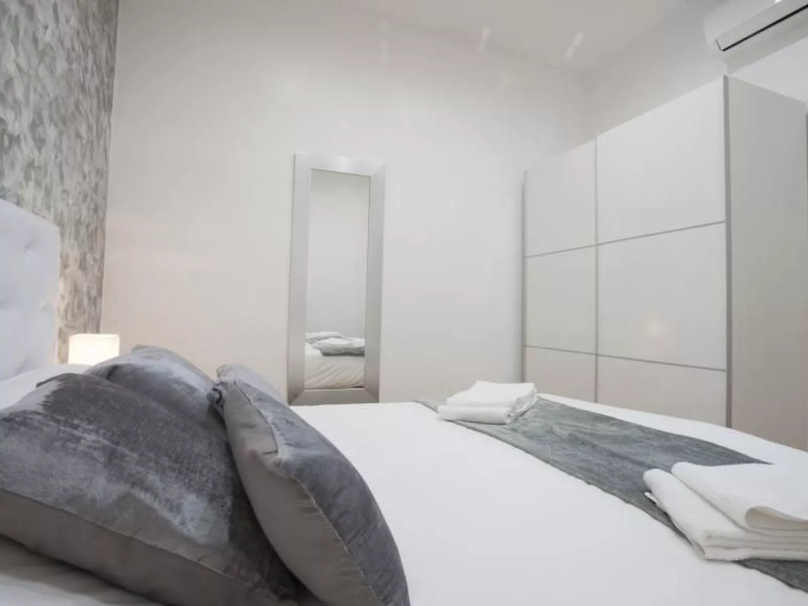 Wohnung "Sagrada Familia" mit Parkplatz-Image-tags.info