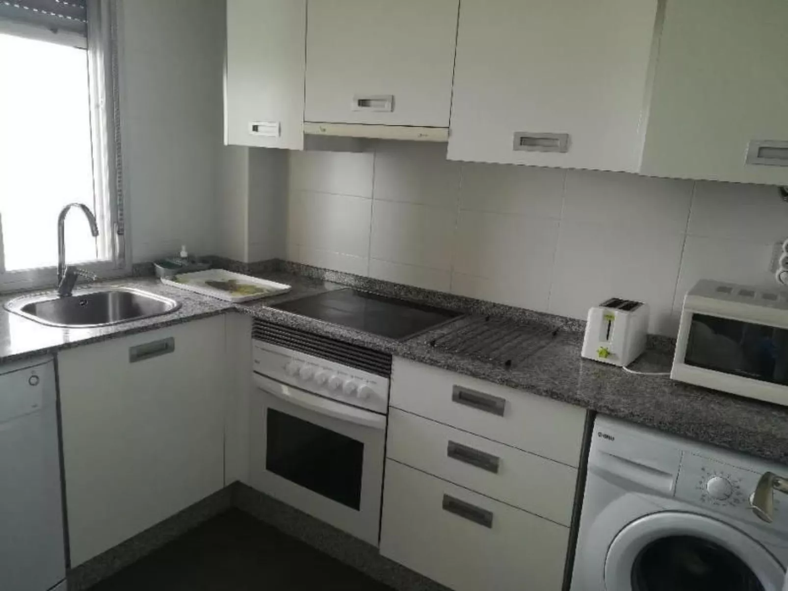 Mit Gemeinschaftspool-Binnen