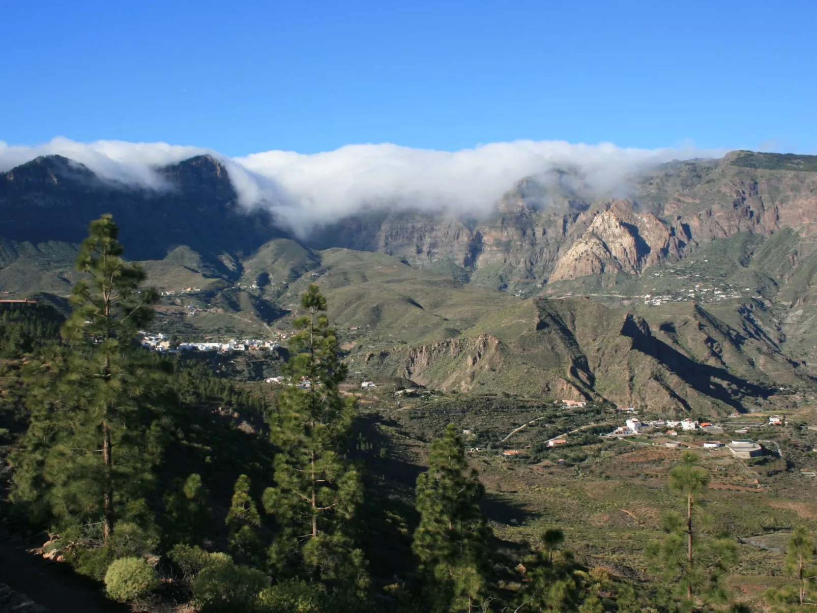 Die Schule von La Sorrueda-Buiten