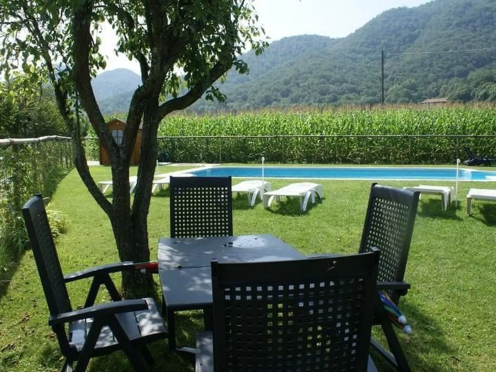 Wohnung El Graner mit großer Fensterfront-Buiten