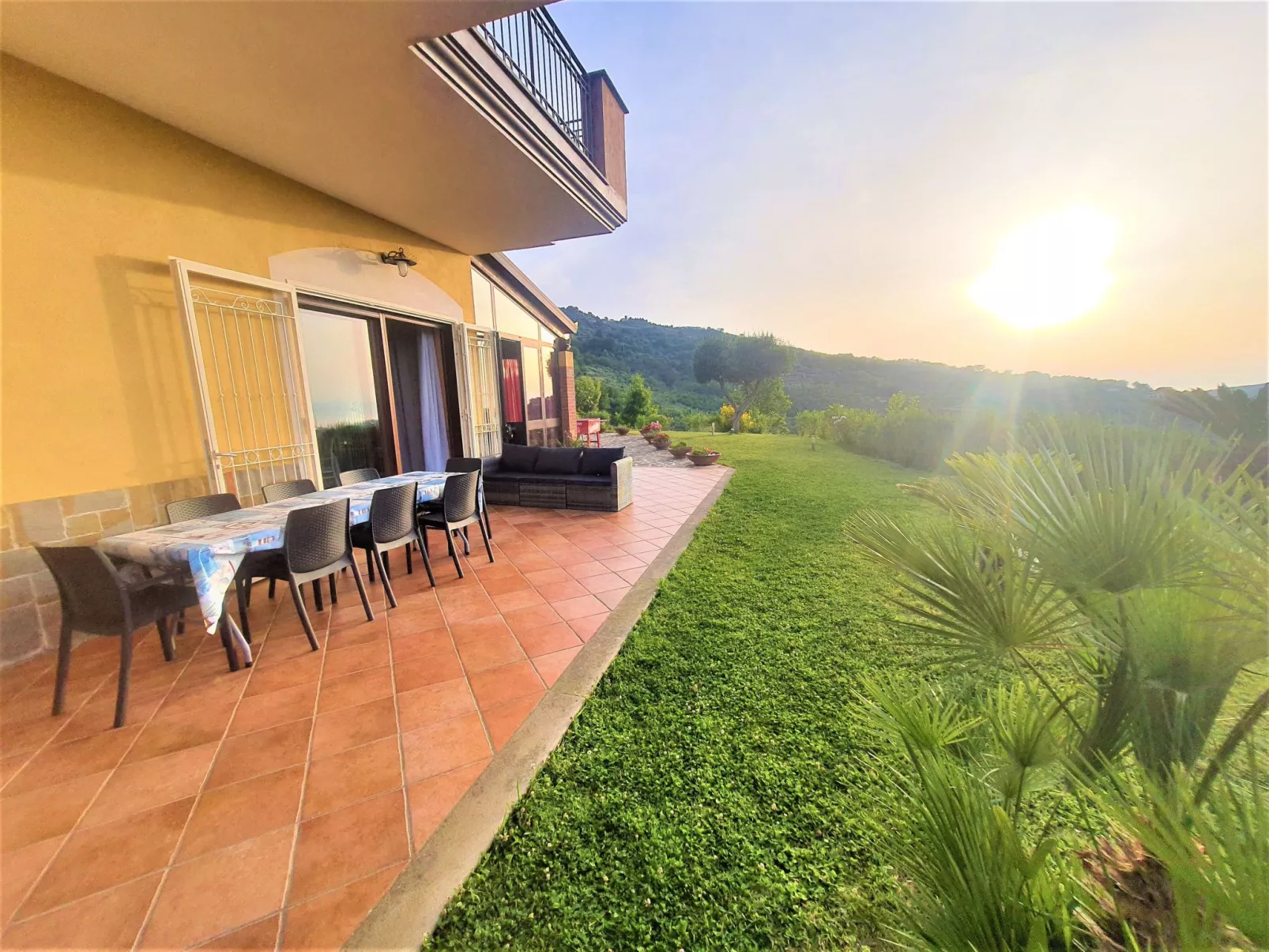 Mit Aussicht und Pool-Binnen