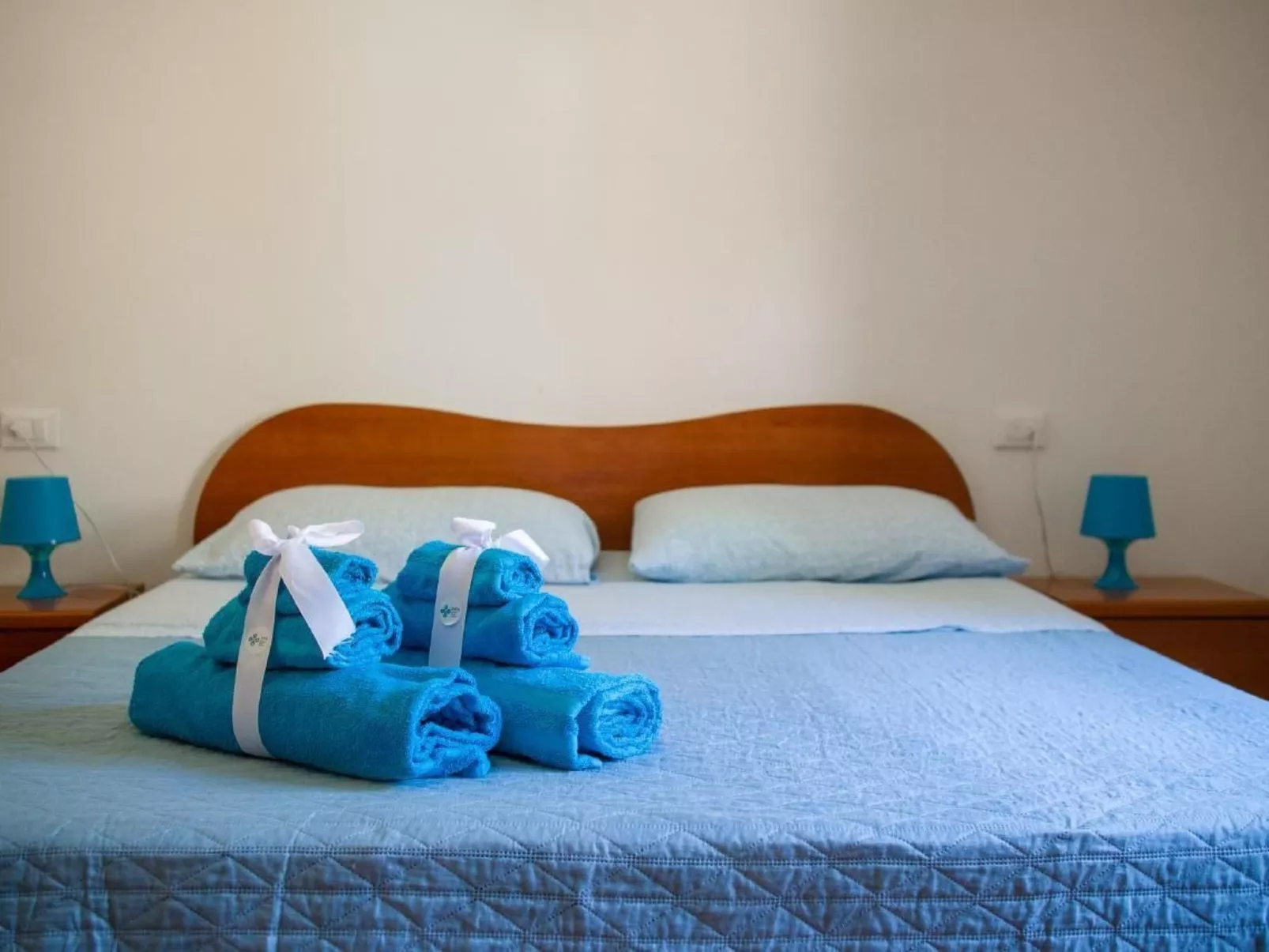 Villa mit gemeinsamem Pool und Meerblick-Binnen