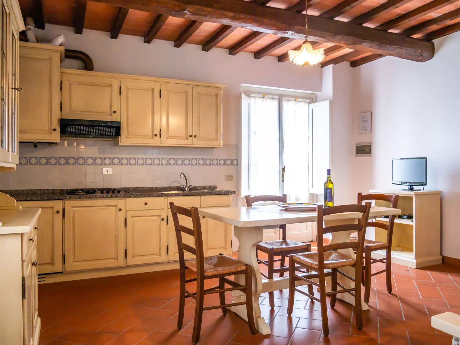 Drei-Zimmer-Wohnungen Borgo Collelungo, erster Stock-Binnen