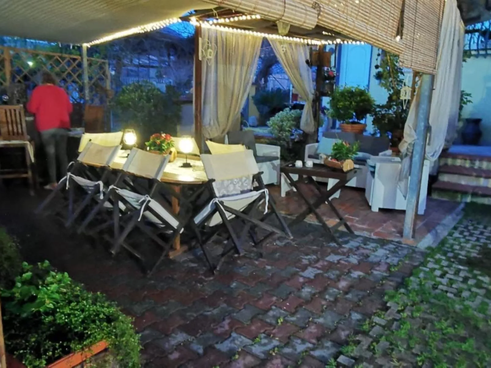 Luxuriöse Gartenvilla-Image-tags.info