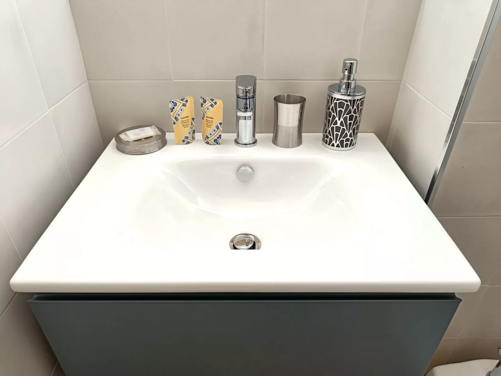 Wohnung im Stadtzentrum von Palermo, nur einen Steinwurf vom Teatro Massimo ent-Binnen