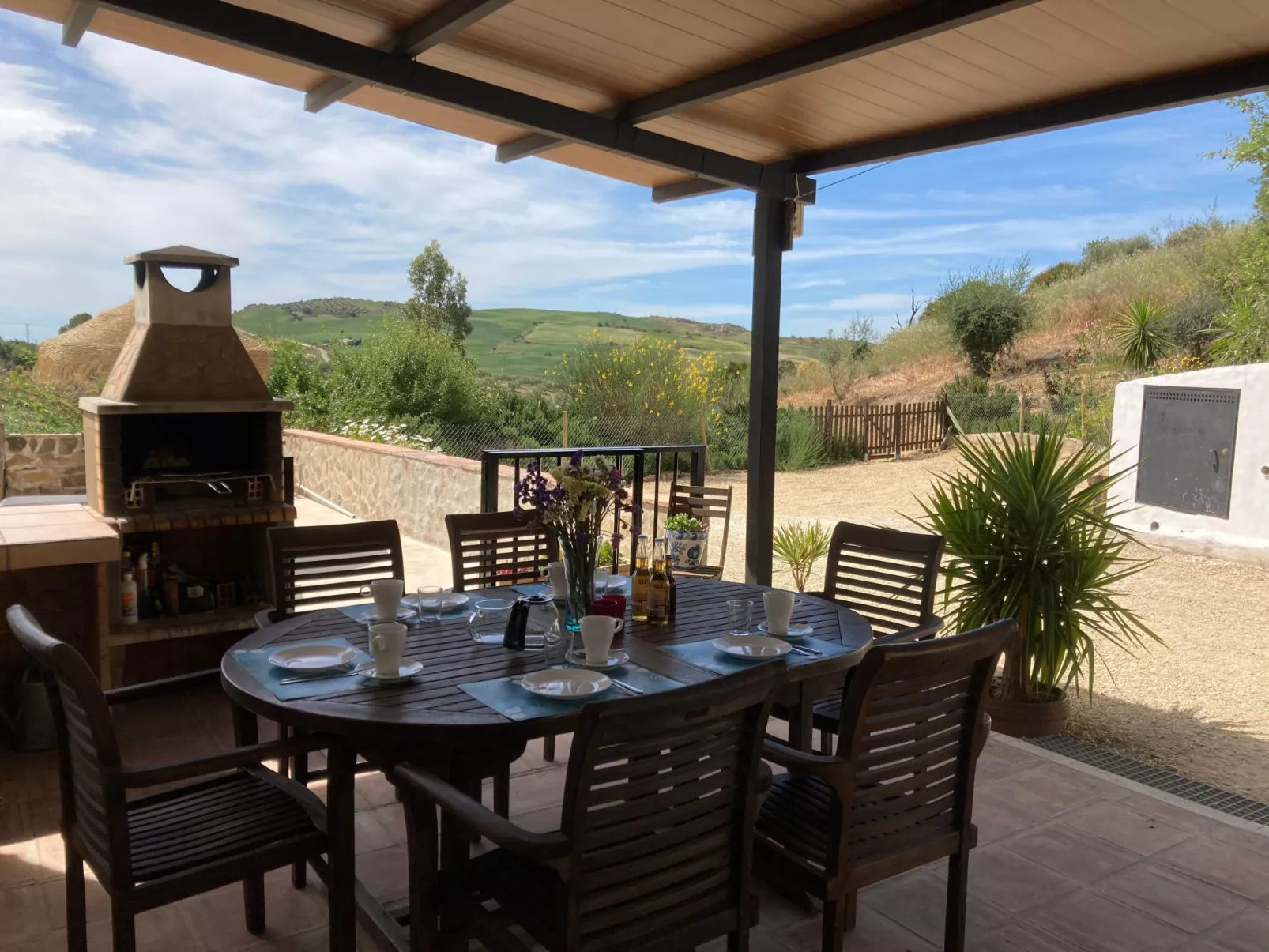 Wunderschön gelegenes Ferienhaus mit privatem Pool-Buiten