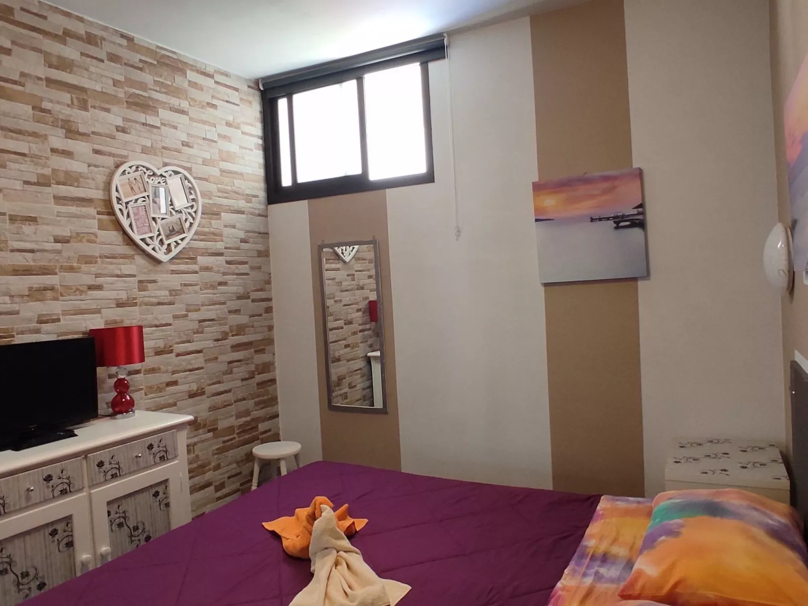 Schöne und romantische Aussichten bei Tag und Nacht-Binnen