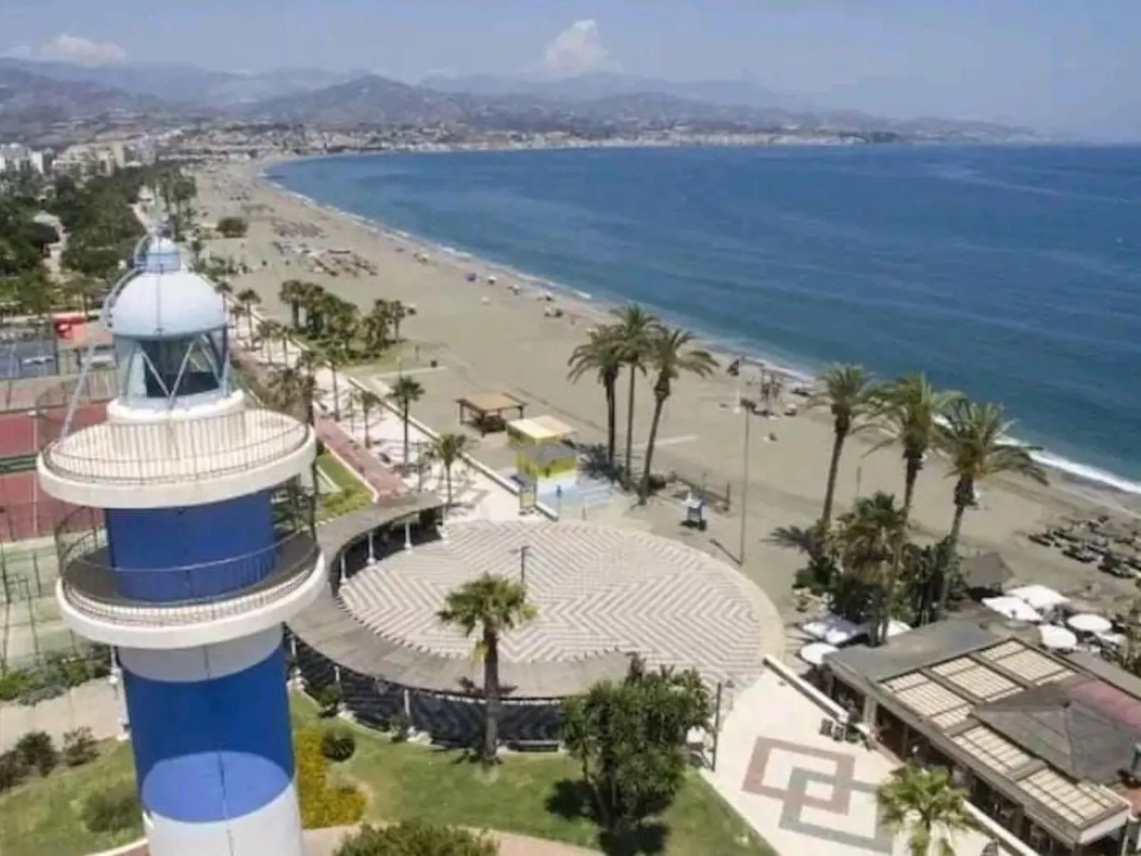 Ganzes Haus in Comares mit abschließbarem Parkplatz-Buiten