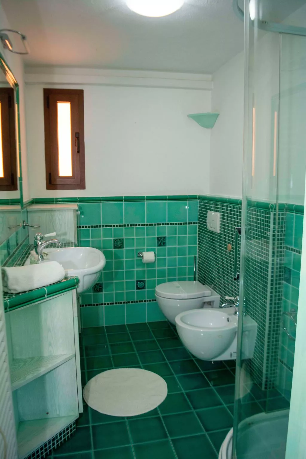 Große Drei-Zimmer-Wohnung am Golf von Marinella-Binnen