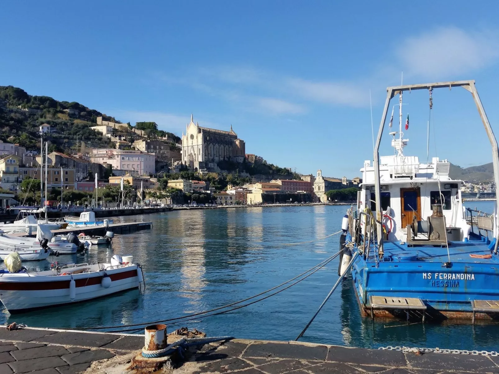 Domhaus mit Blick auf den Golf von Gaeta-Image-tags.info