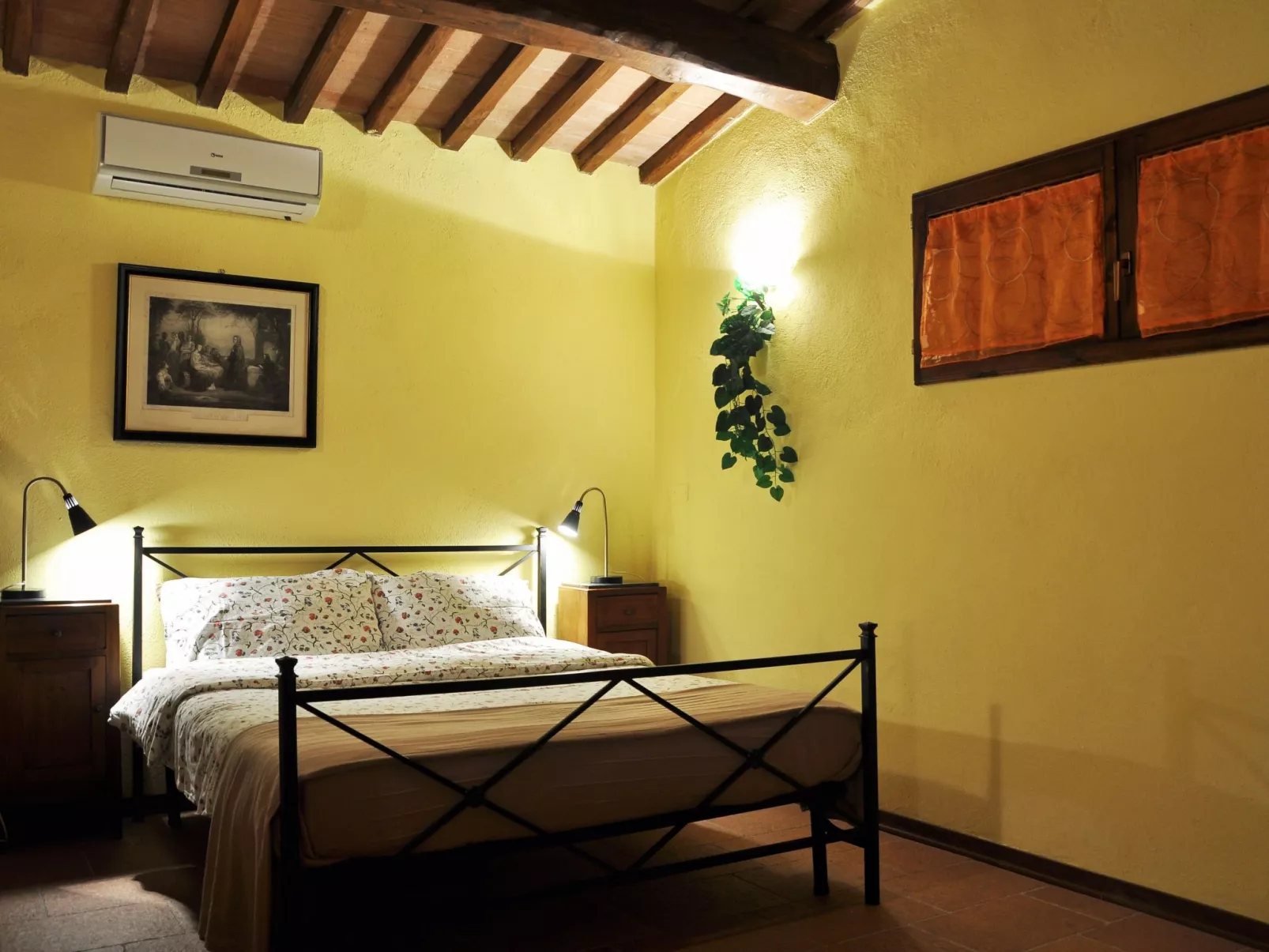 Pfirsichhaus mit Schwimmbad, Jacuzzi und privatem Garten-Binnen