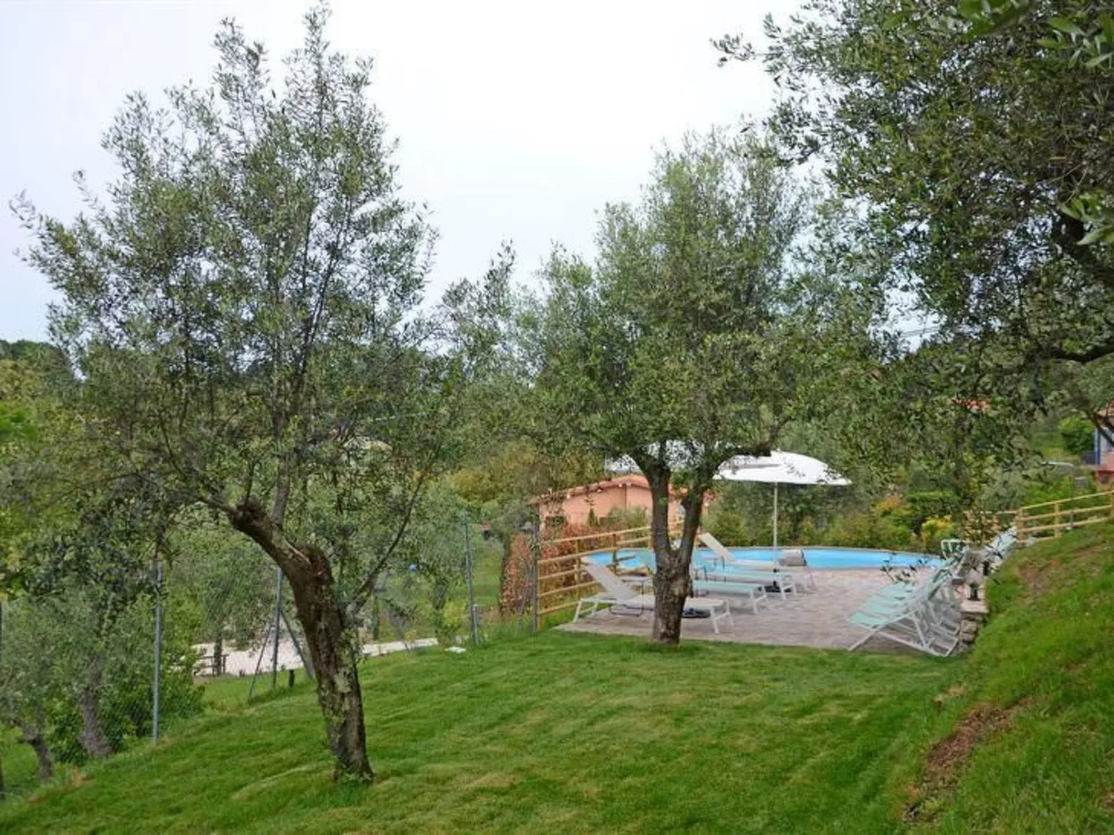 'Dependance Gina' mit Pool-Buiten